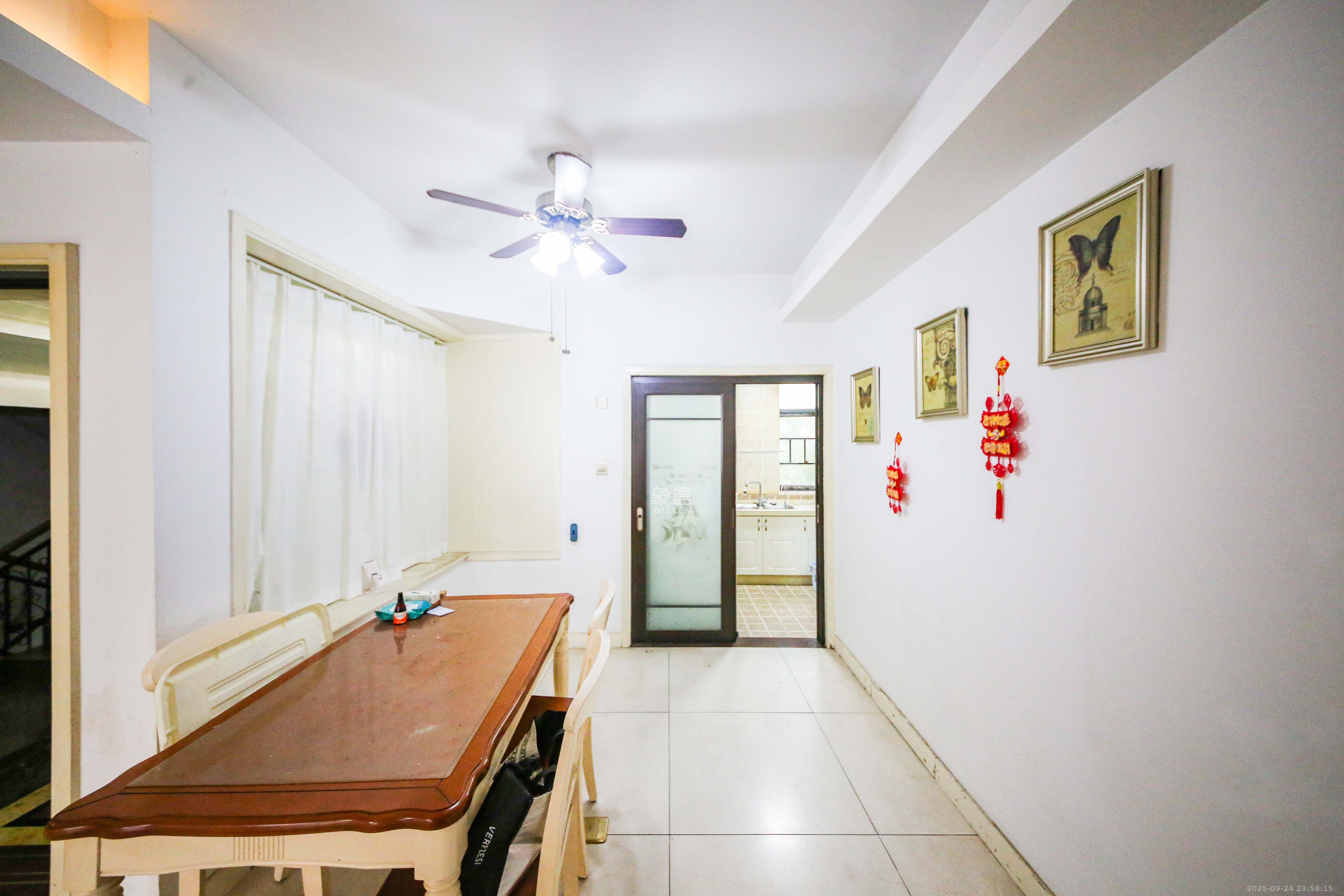 奥林匹克花园 3室2厅1卫 125.0万 奥林匹克花园 3室2厅1卫 125.0万客厅