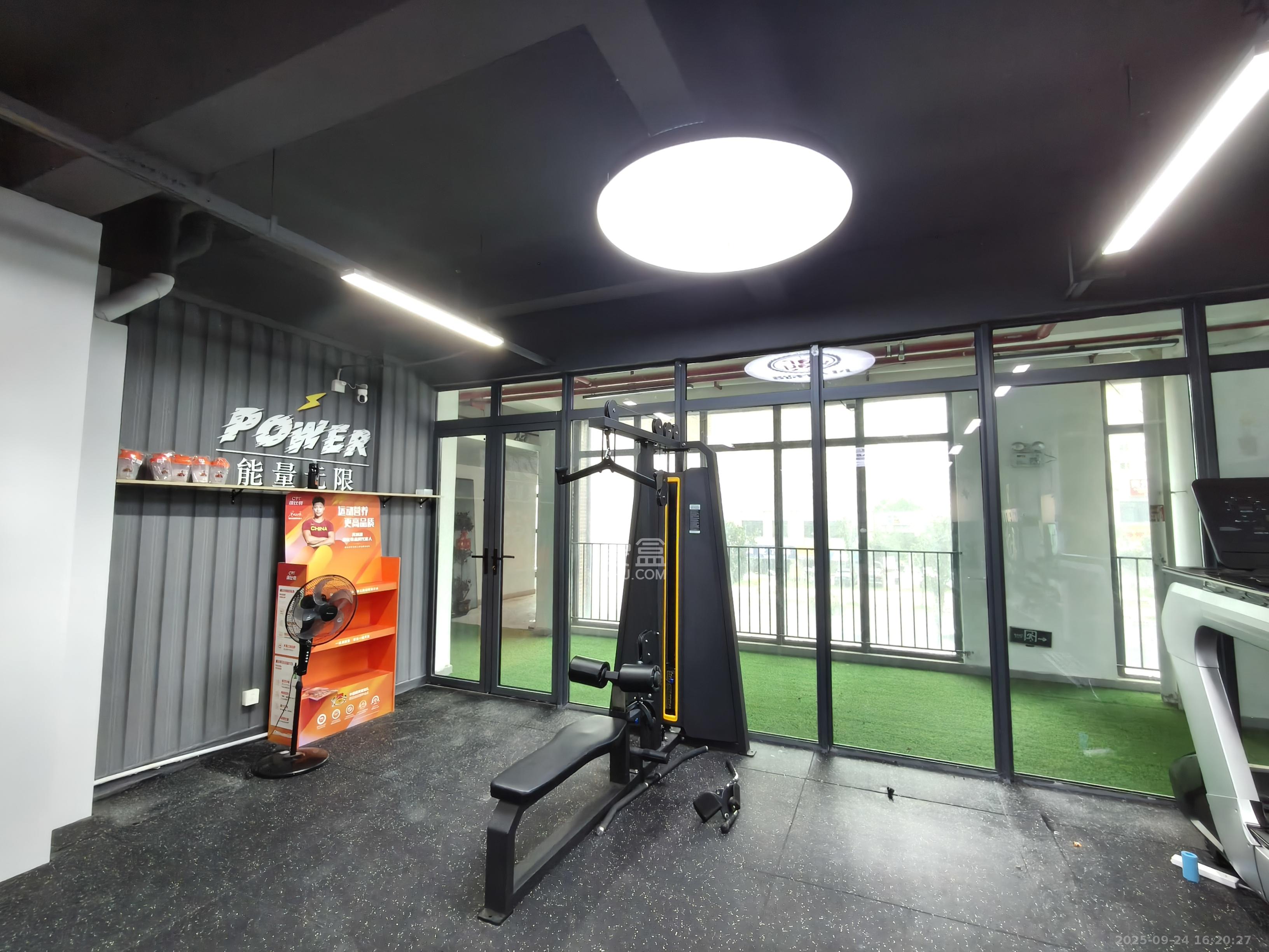 海伦春天   391.0㎡      9000.0元/月室内图