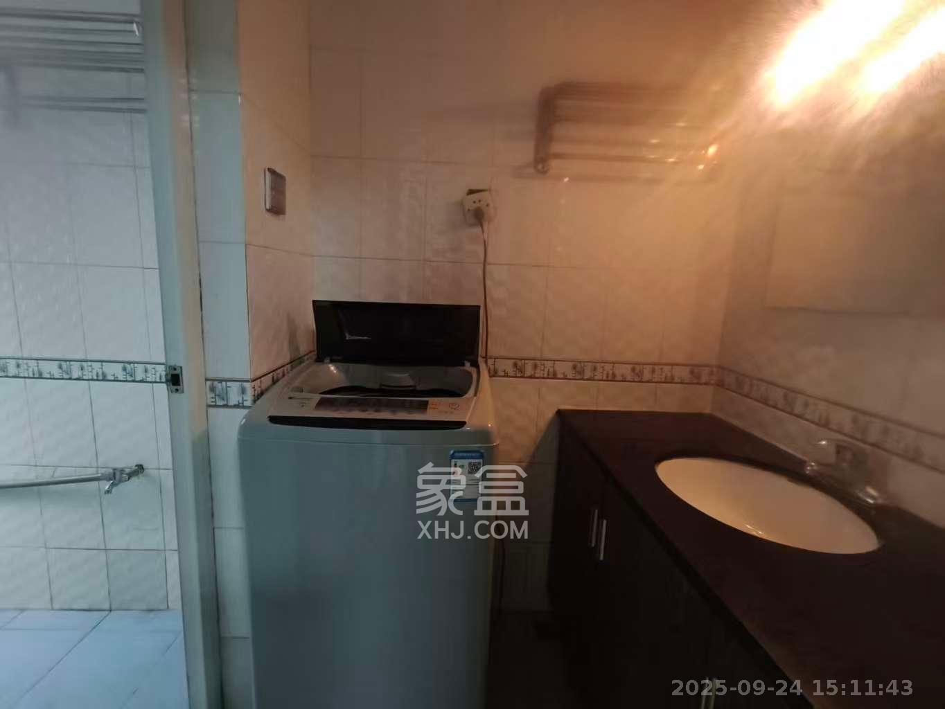 桔洲新苑(观沙岭) 3室2厅2卫 2100.0元/月 桔洲新苑(观沙岭) 3室2厅2卫 2100.0元/月室内图