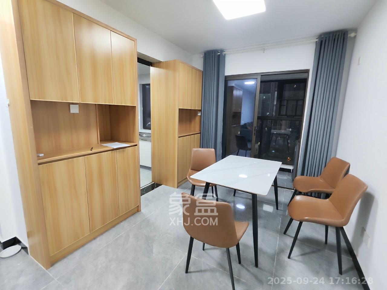 国欣向荣府 4室2厅2卫 4000.0元/月 国欣向荣府 4室2厅2卫 4000.0元/月室内图