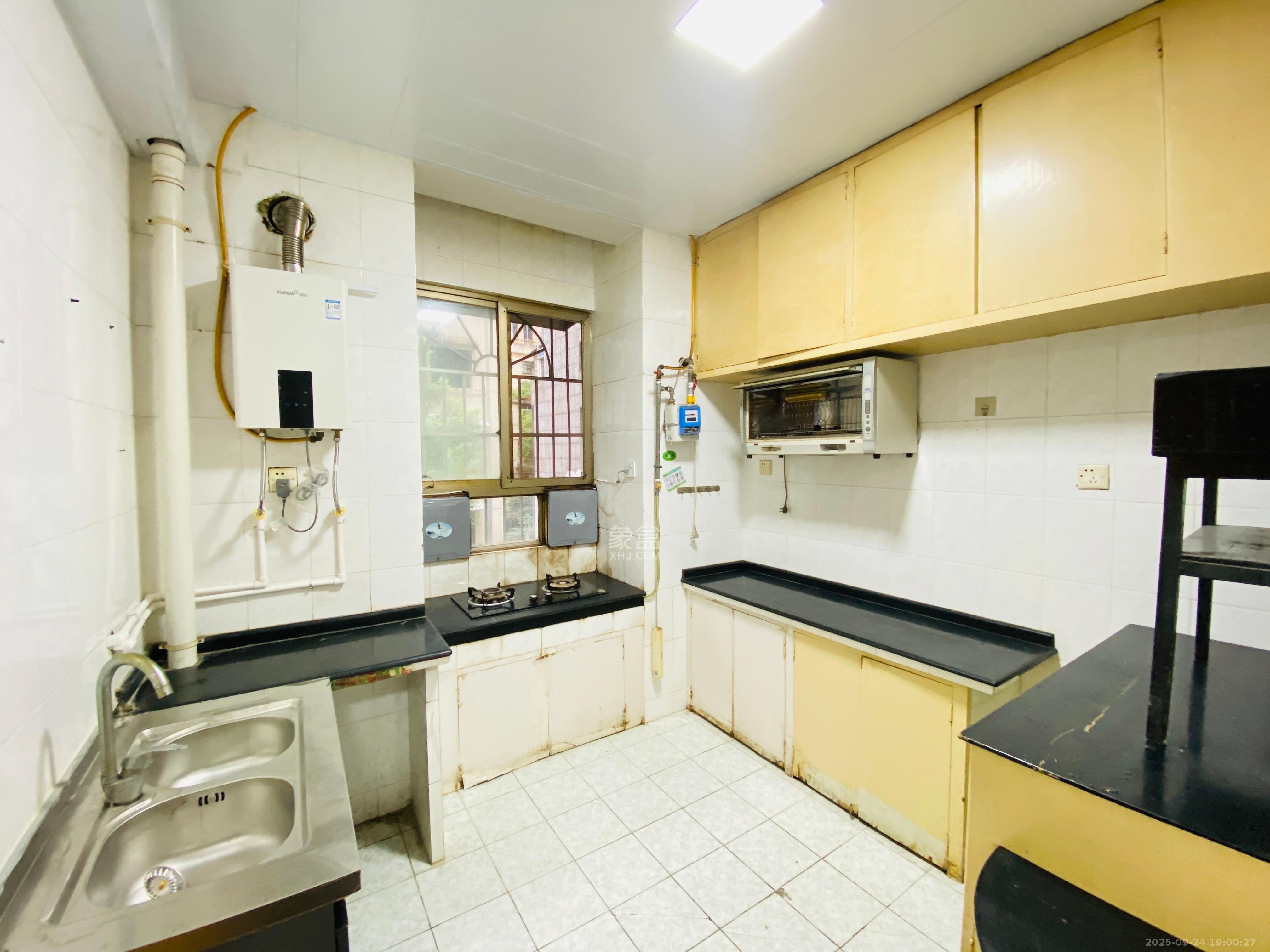 有色金属研究院(湖南有色金属研究院第一、二生活区) 4室2厅1卫 2400.0元/月 有色金属研究院(湖南有色金属研究院第一、二生活区) 4室2厅1卫 2400.0元/月室内图