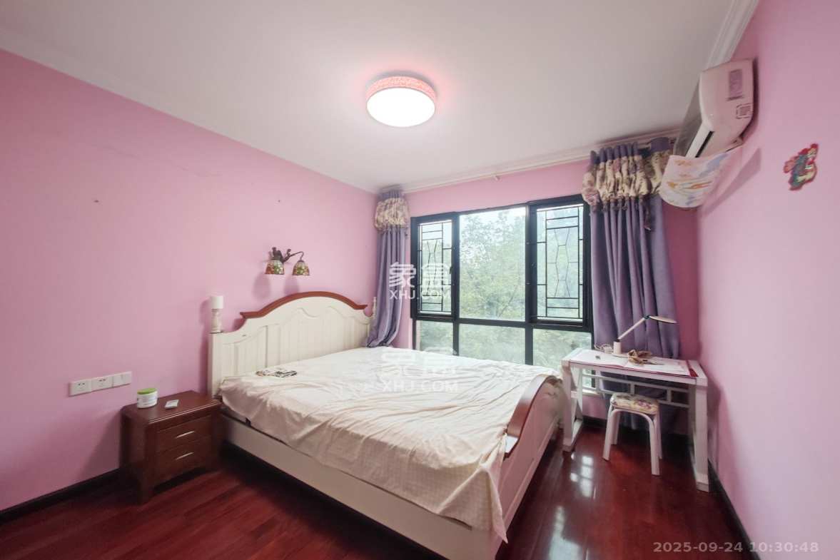 翡翠云天 3室2厅1卫 75.0万 翡翠云天 3室2厅1卫 75.0万卧室