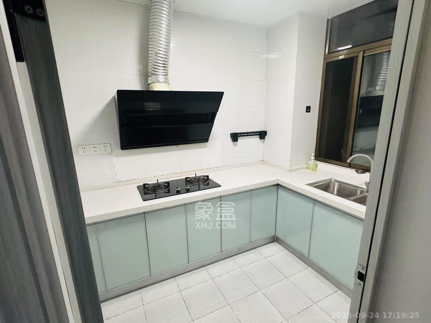 中天瑞景  3室2厅2卫    2200.0元/月室内图