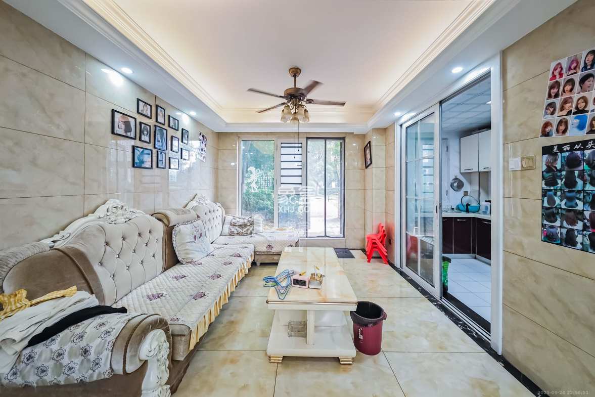 绿地之窗 4室2厅2卫 122.0万 绿地之窗 4室2厅2卫 122.0万客厅