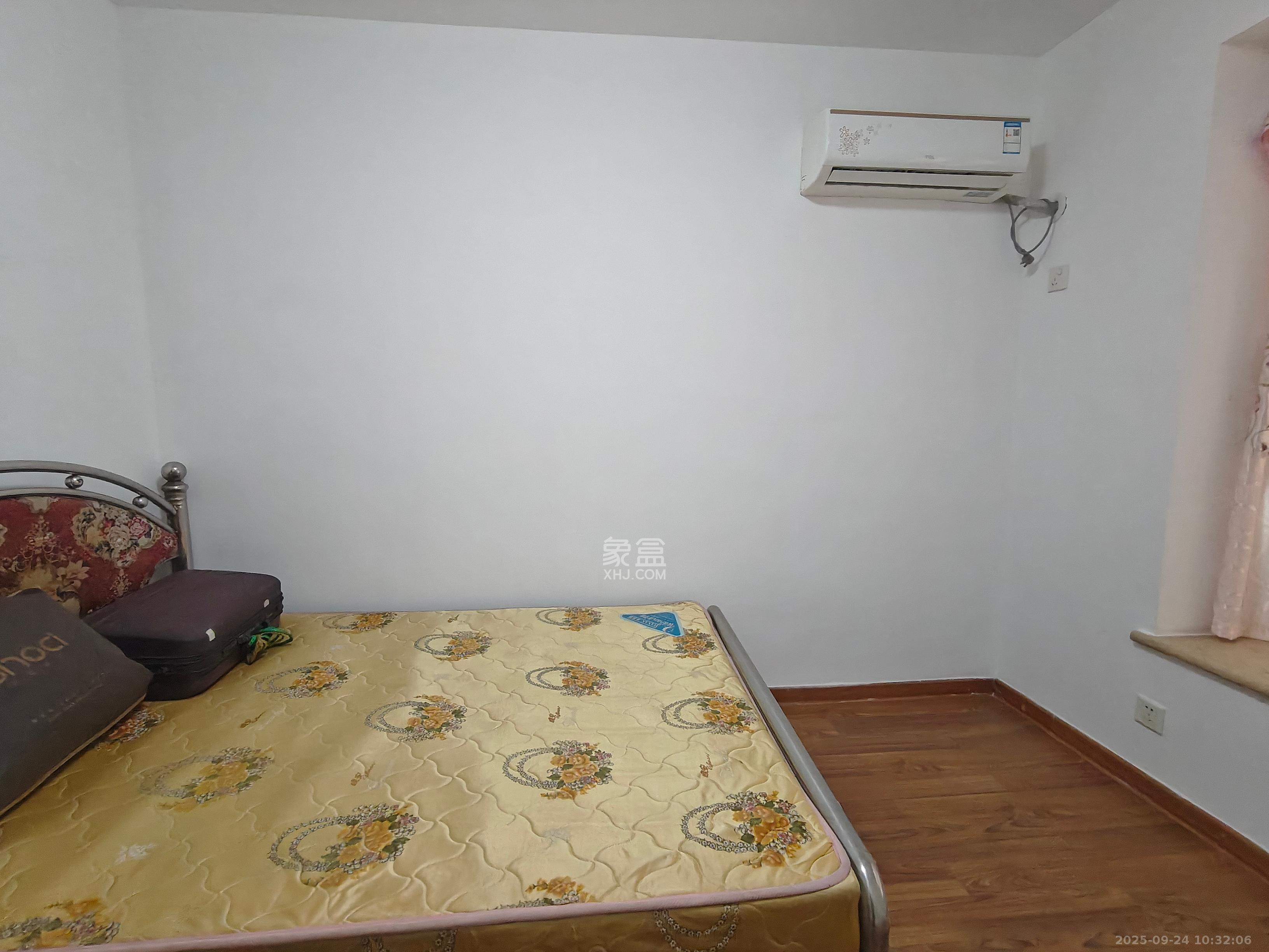 晶华美地  3室2厅1卫    2000.0元/月室内图