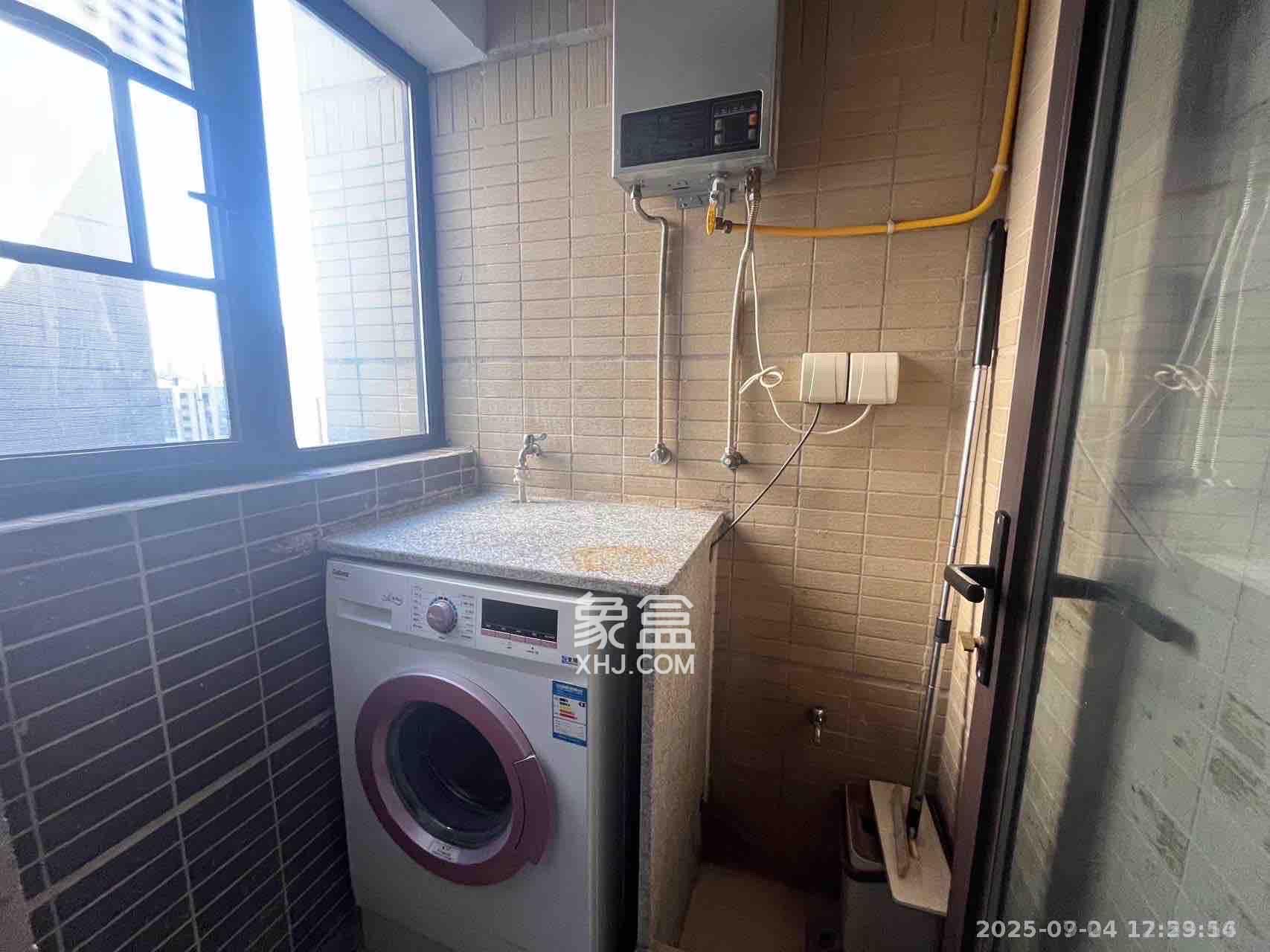 时代倾城二期  3室2厅2卫    2200.0元/月室内图