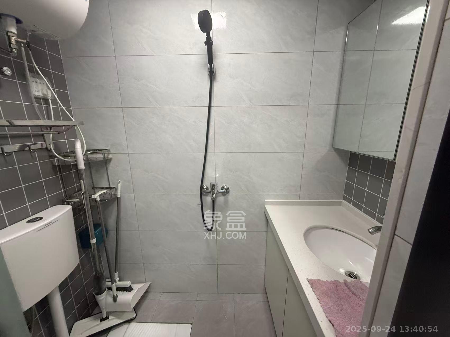 保利天禧EF区 1室1厅1卫 1650.0元/月 保利天禧EF区 1室1厅1卫 1650.0元/月室内图