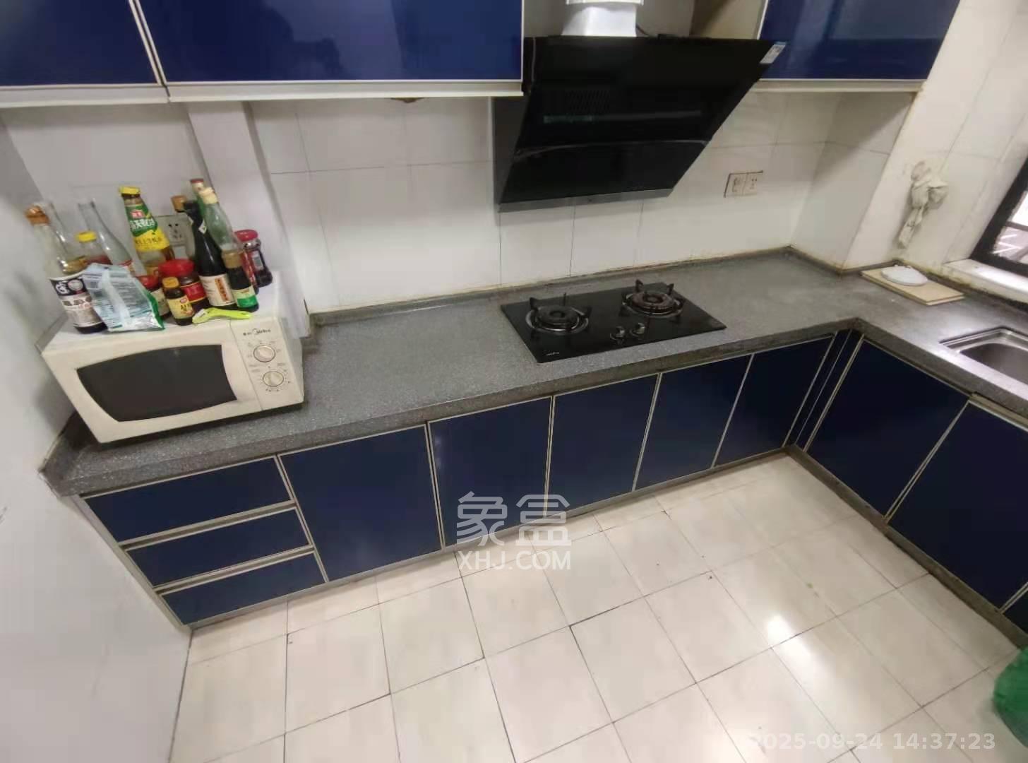 尚东紫郡 3室2厅2卫 2500.0元/月 尚东紫郡 3室2厅2卫 2500.0元/月室内图