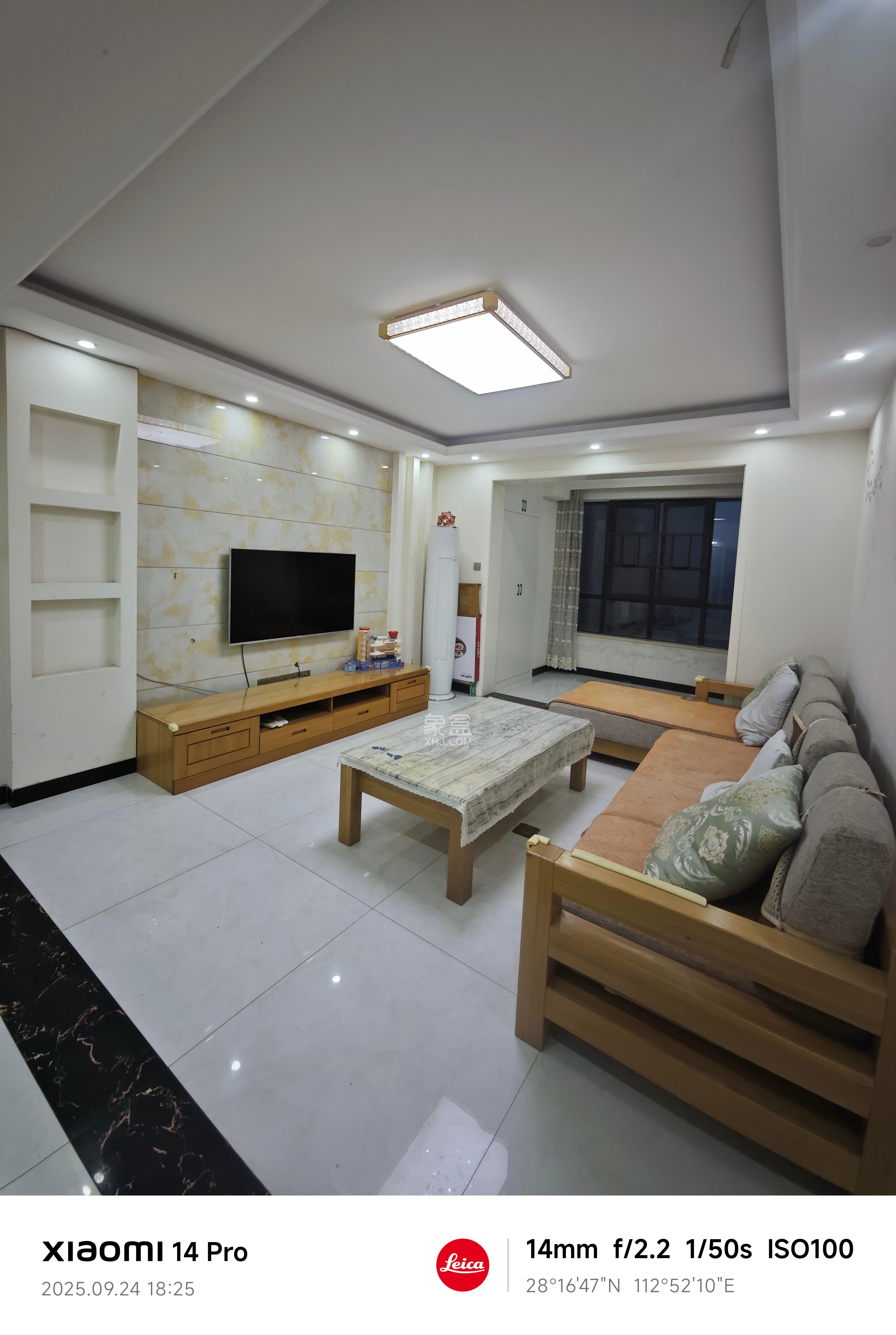 金地三千府(金地湖山樾、金地自在城)  3室2厅2卫    1800.0元/月 金地三千府(金地湖山樾、金地自在城)  3室2厅2卫    1800.0元/月