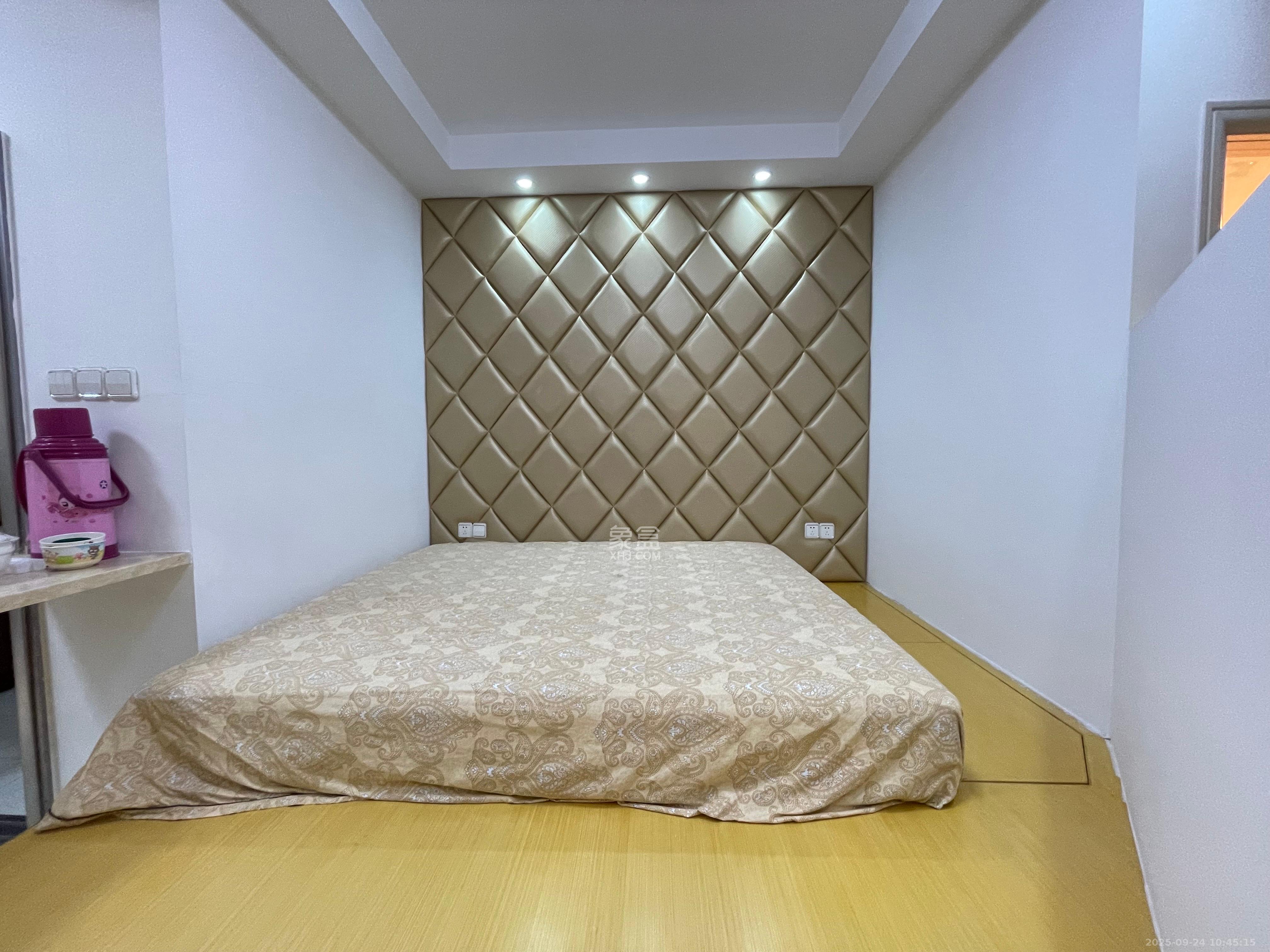 万博汇  1室1厅1卫    1800.0元/月 万博汇  1室1厅1卫    1800.0元/月