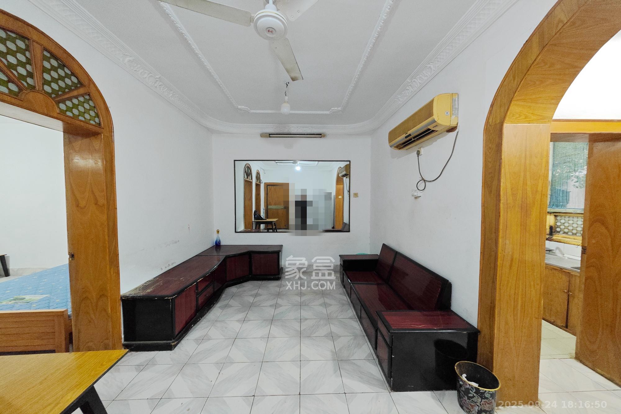 长重机械厂宿舍  2室2厅1卫    37.5万 长重机械厂宿舍  2室2厅1卫    37.5万客厅