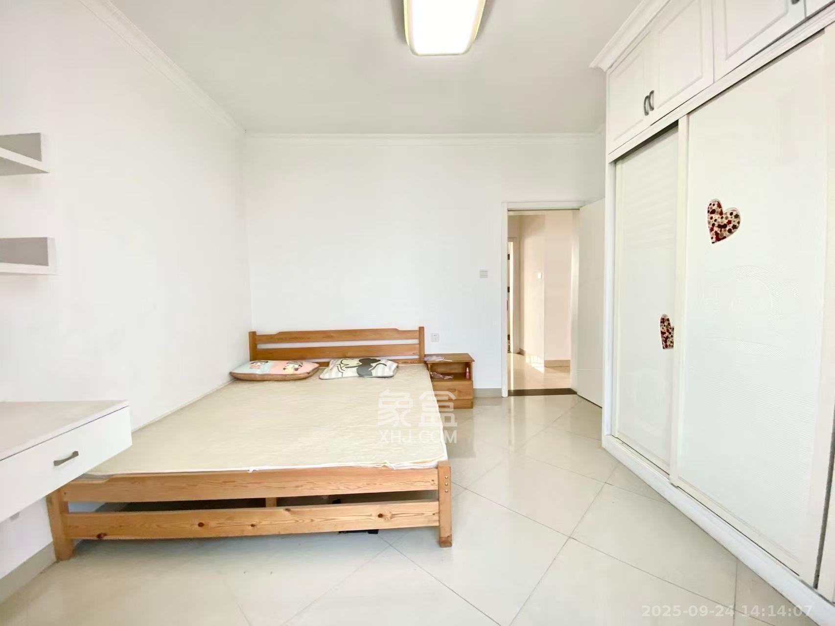 四方水岸(世方水岸) 3室2厅2卫 2500.0元/月 四方水岸(世方水岸) 3室2厅2卫 2500.0元/月室内图