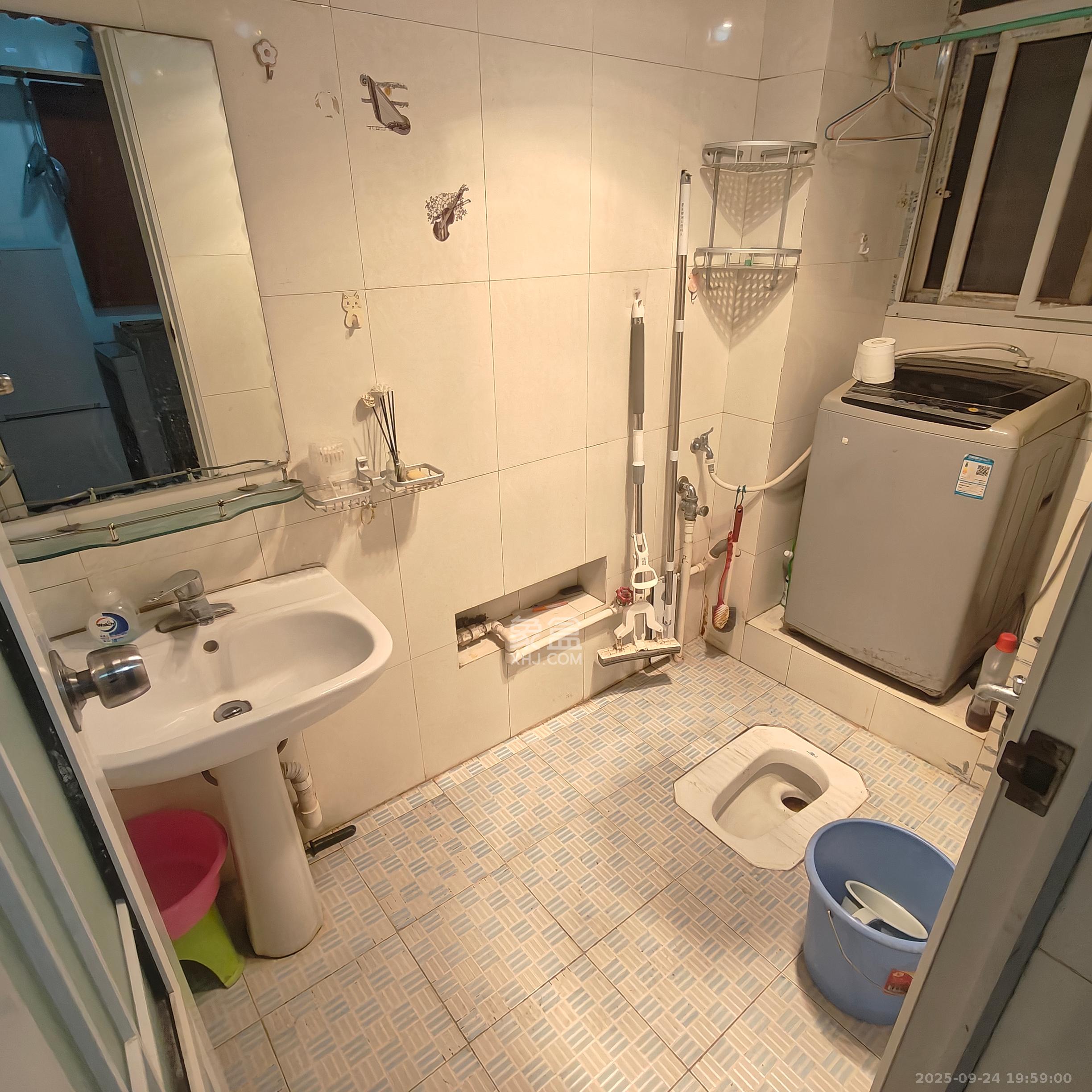 荷晏小区 2室2厅1卫 1600.0元/月 荷晏小区 2室2厅1卫 1600.0元/月室内图