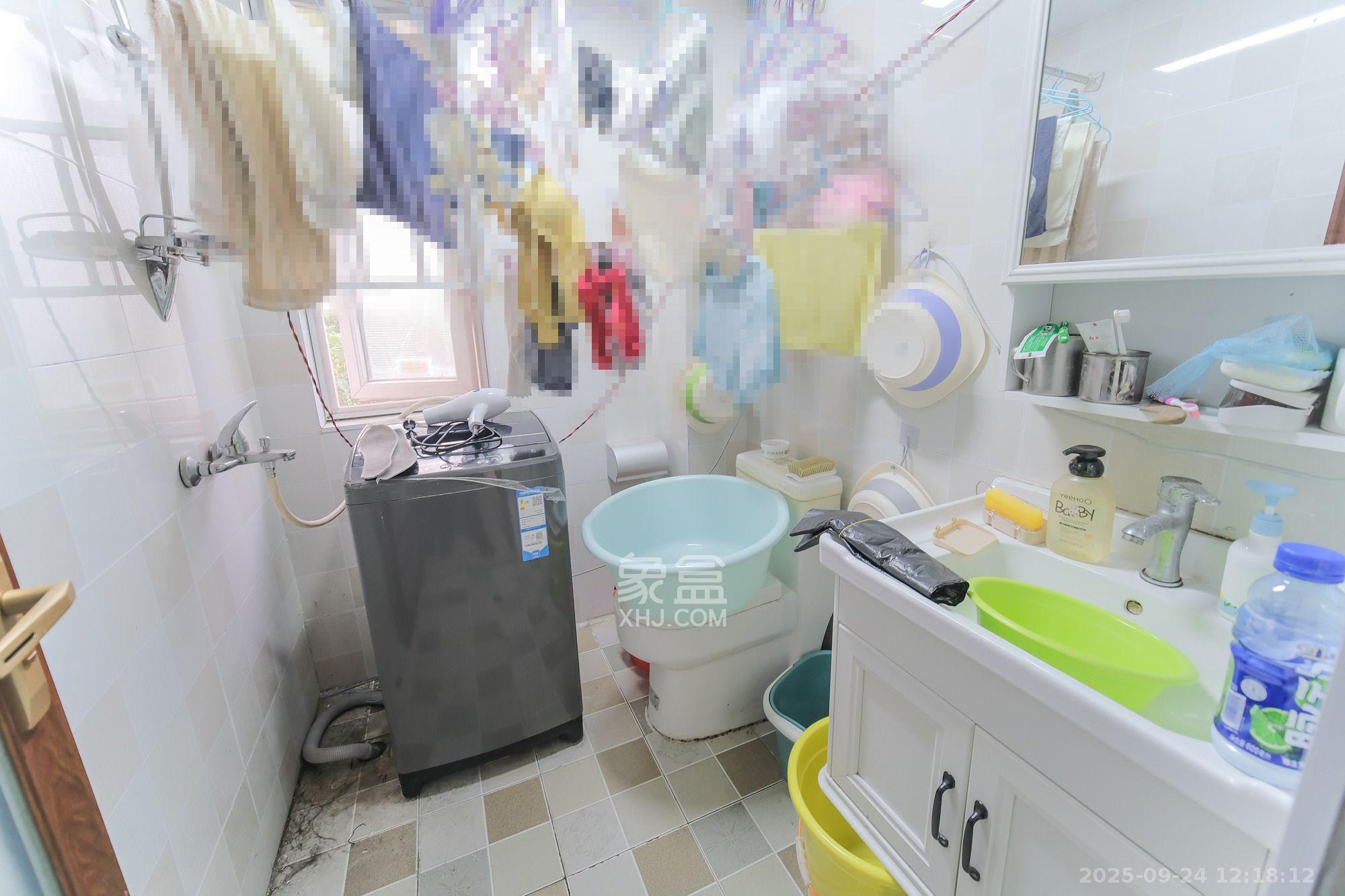 荣盛花语城 3室2厅1卫 3000.0元/月 荣盛花语城 3室2厅1卫 3000.0元/月室内图