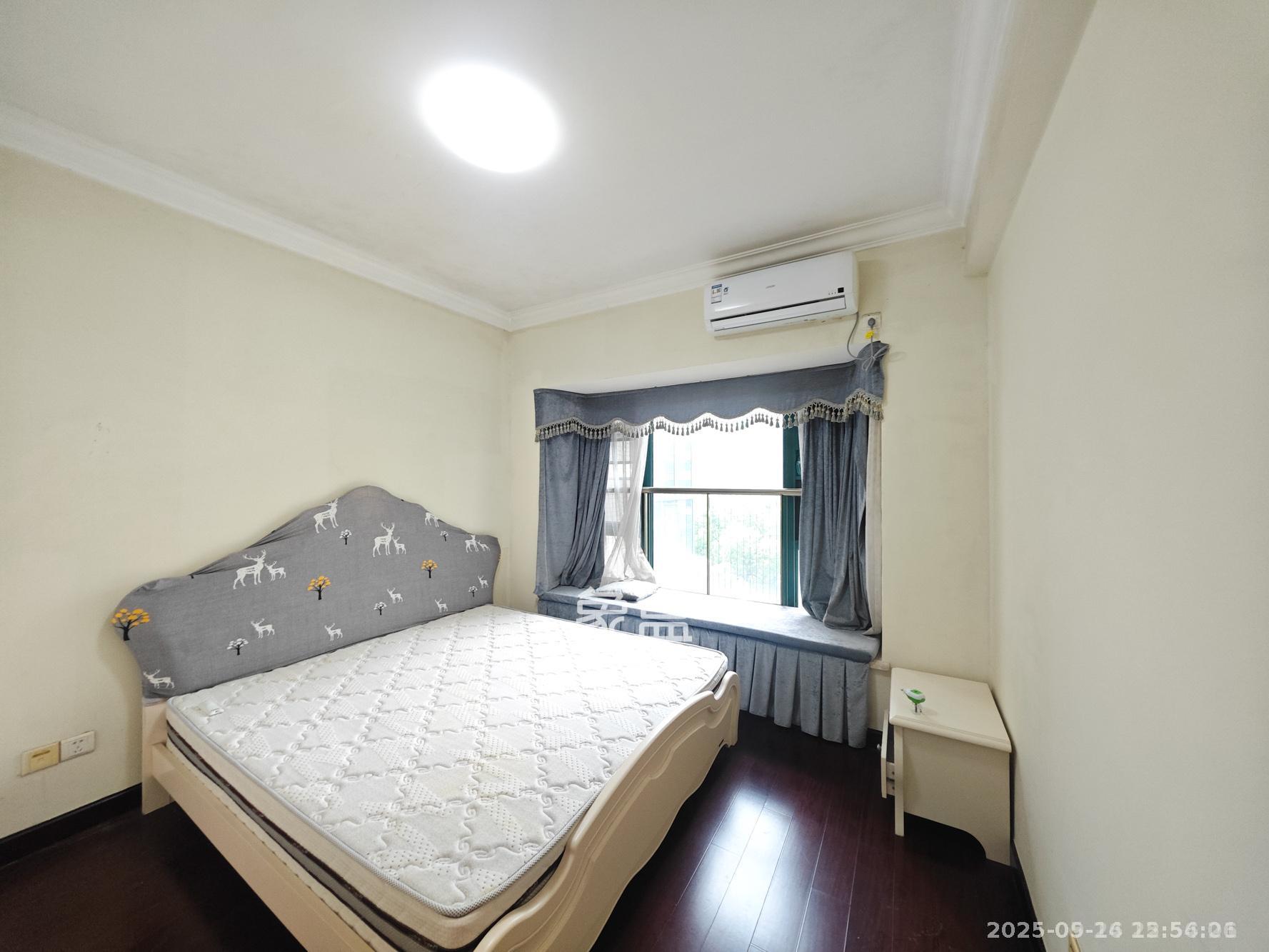 恒大城  4室2厅2卫    2800.0元/月室内图