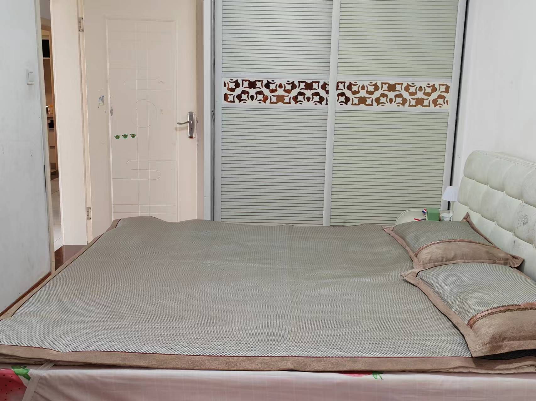 华新苑  1室0厅0卫    1800.0元/月