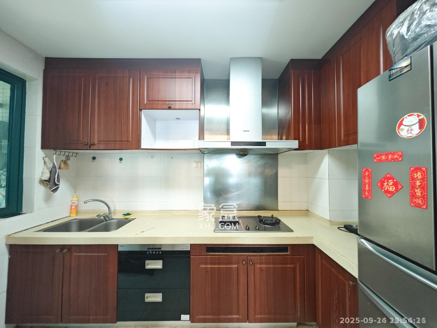 恒大城  4室2厅2卫    2800.0元/月室内图