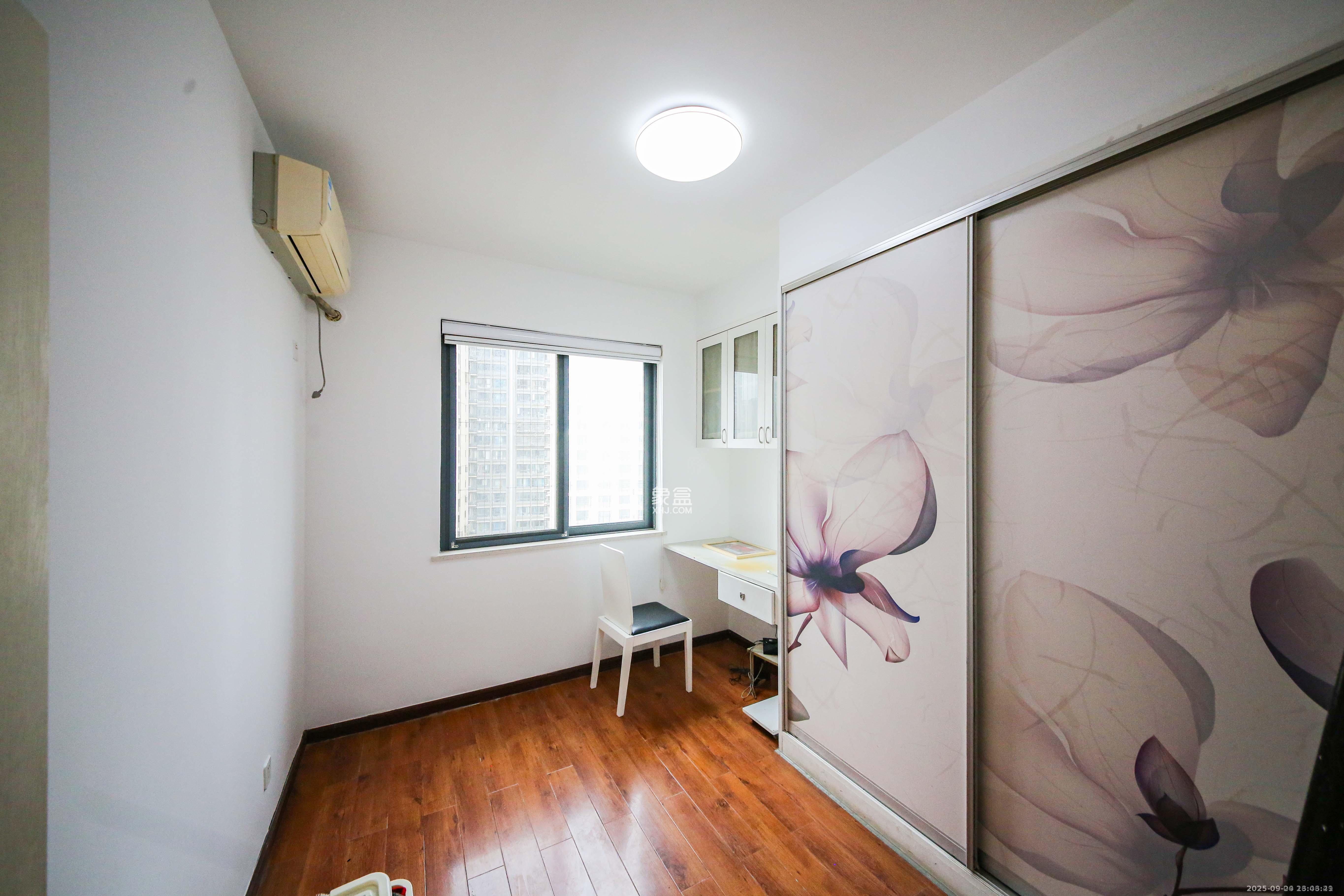 童话里 4室2厅2卫 2200.0元/月 童话里 4室2厅2卫 2200.0元/月室内图