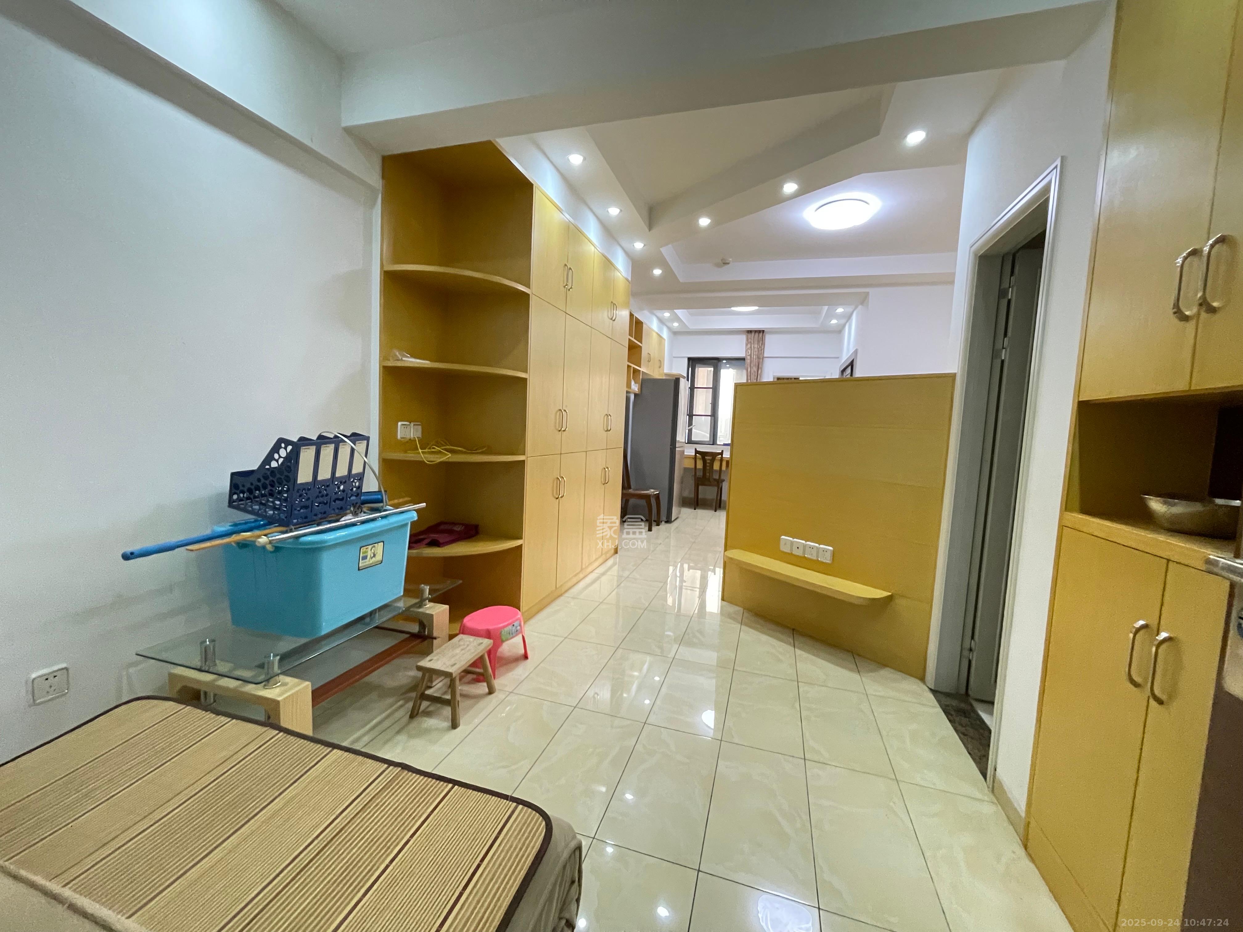 万博汇  1室1厅1卫    1800.0元/月室内图