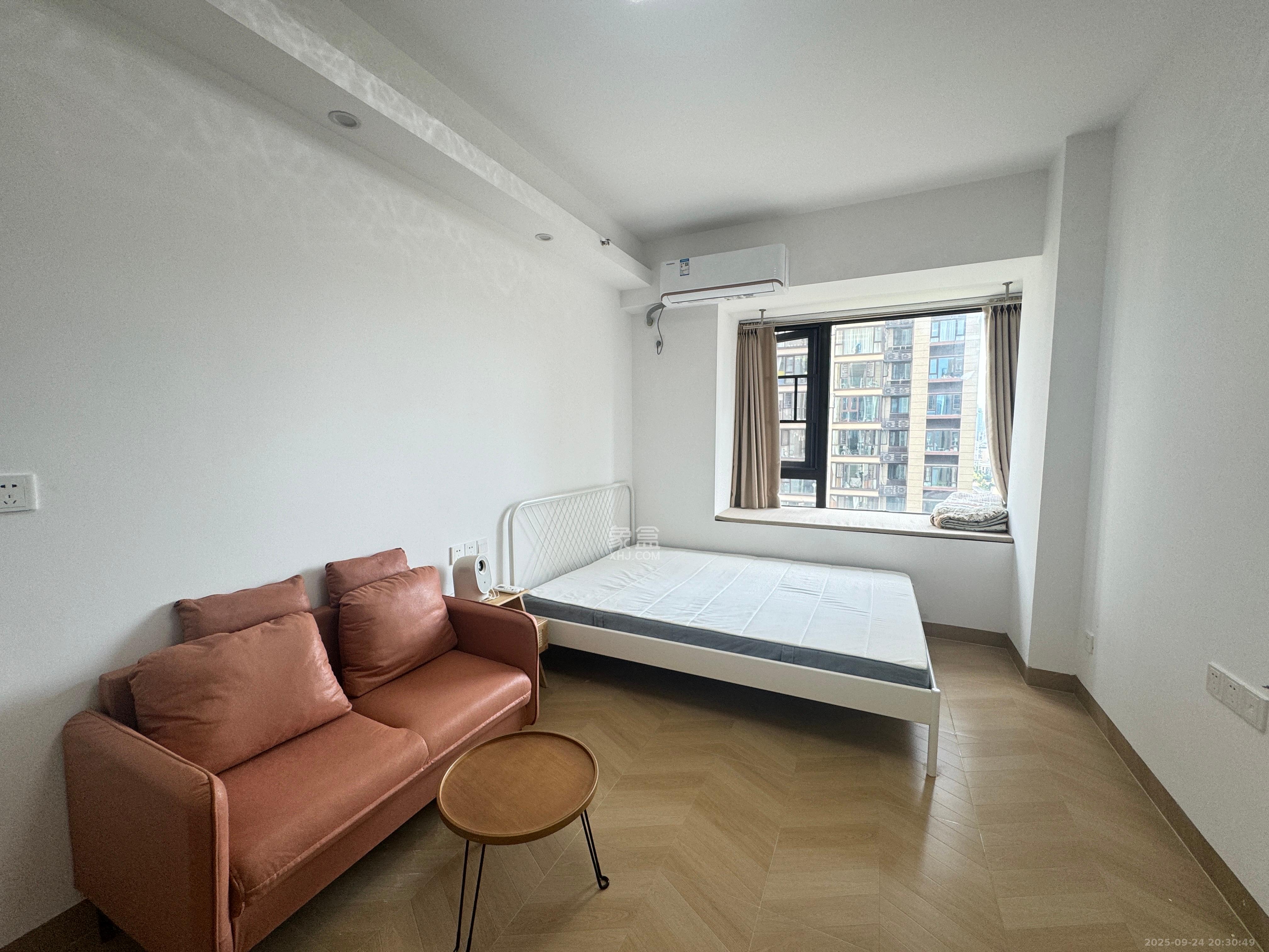 保利海德公园 1室1厅1卫 1800.0元/月 保利海德公园 1室1厅1卫 1800.0元/月室内图