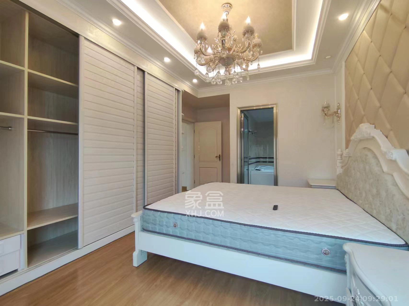 新城新世界一二三期  3室2厅2卫    3800.0元/月室内图