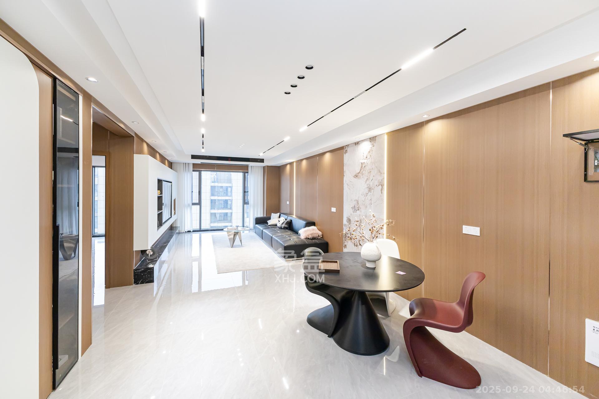 润和湘江天地AB区 4室2厅2卫 128.8万 润和湘江天地AB区 4室2厅2卫 128.8万客厅