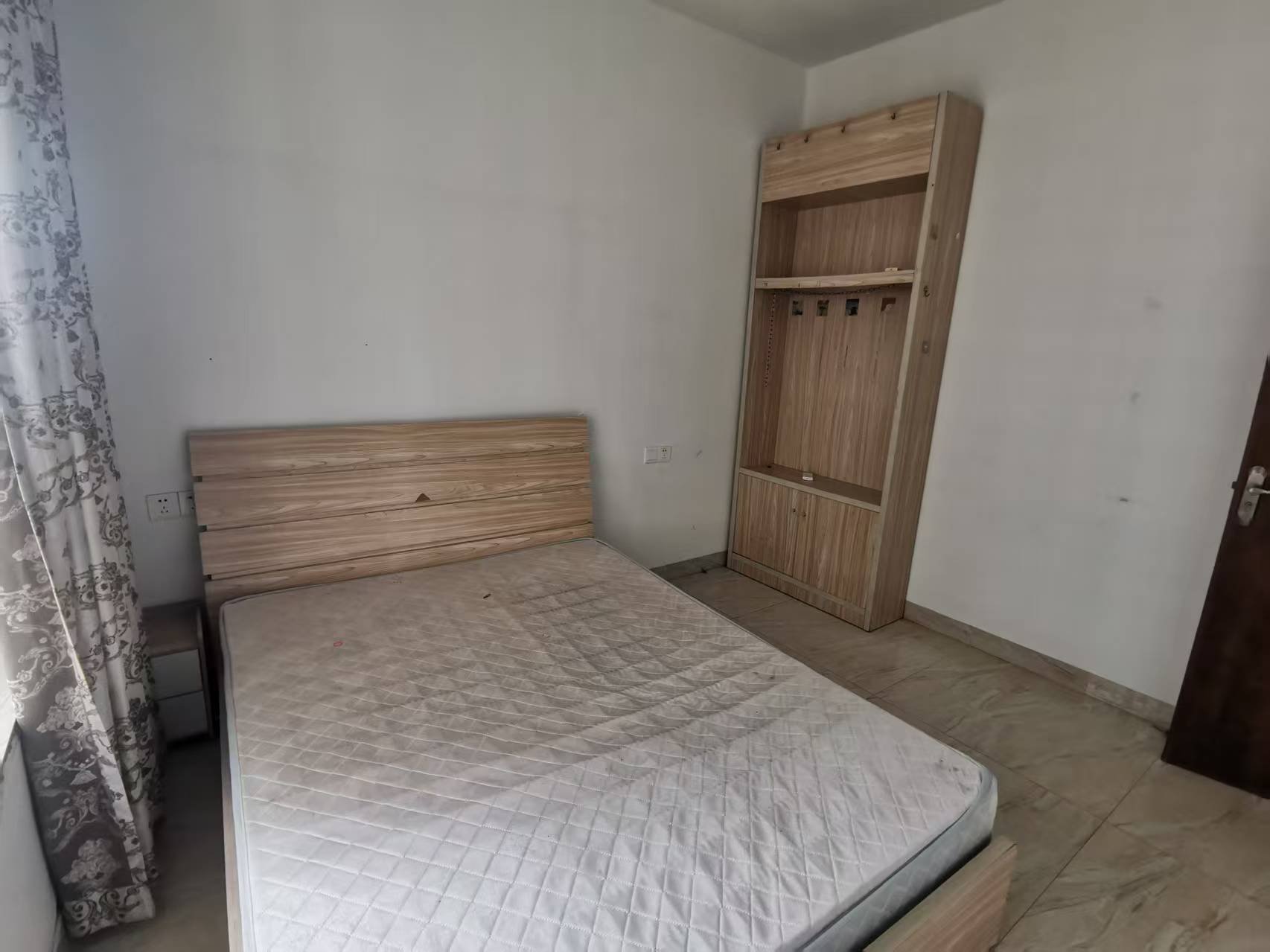 凤翔花园(B区) 2室2厅1卫 1600.0元/月 凤翔花园(B区) 2室2厅1卫 1600.0元/月室内图