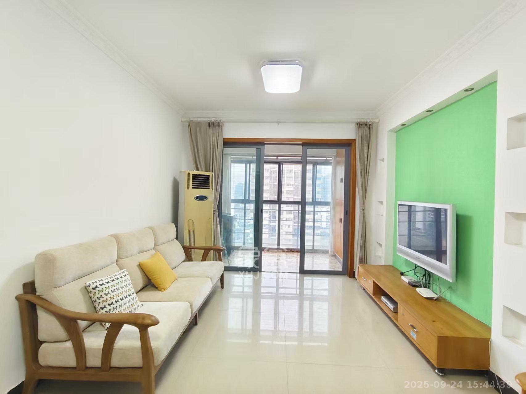 银港水晶城  2室2厅1卫    2200.0元/月 银港水晶城  2室2厅1卫    2200.0元/月