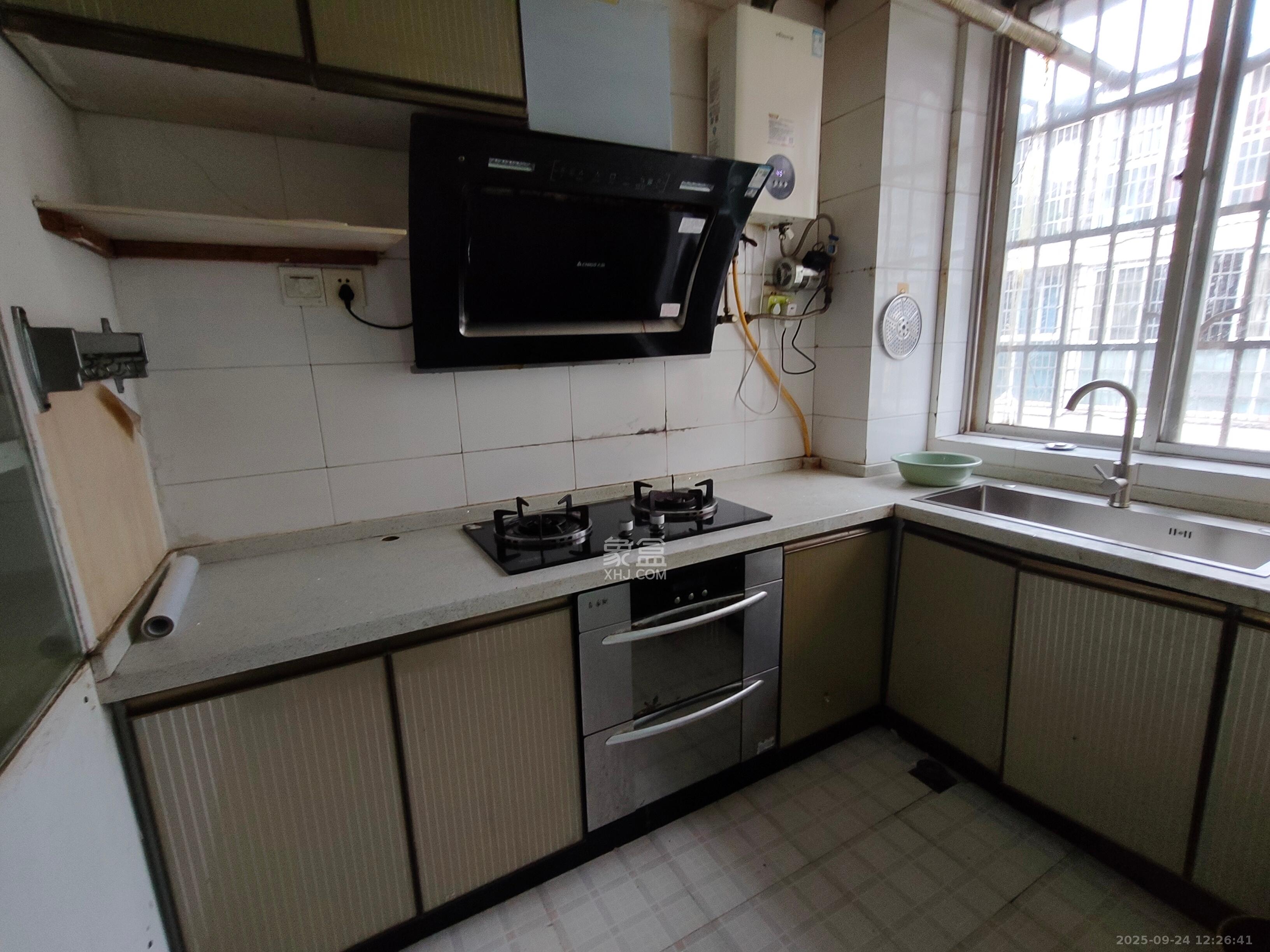 湘绣城  2室2厅2卫    1300.0元/月室内图