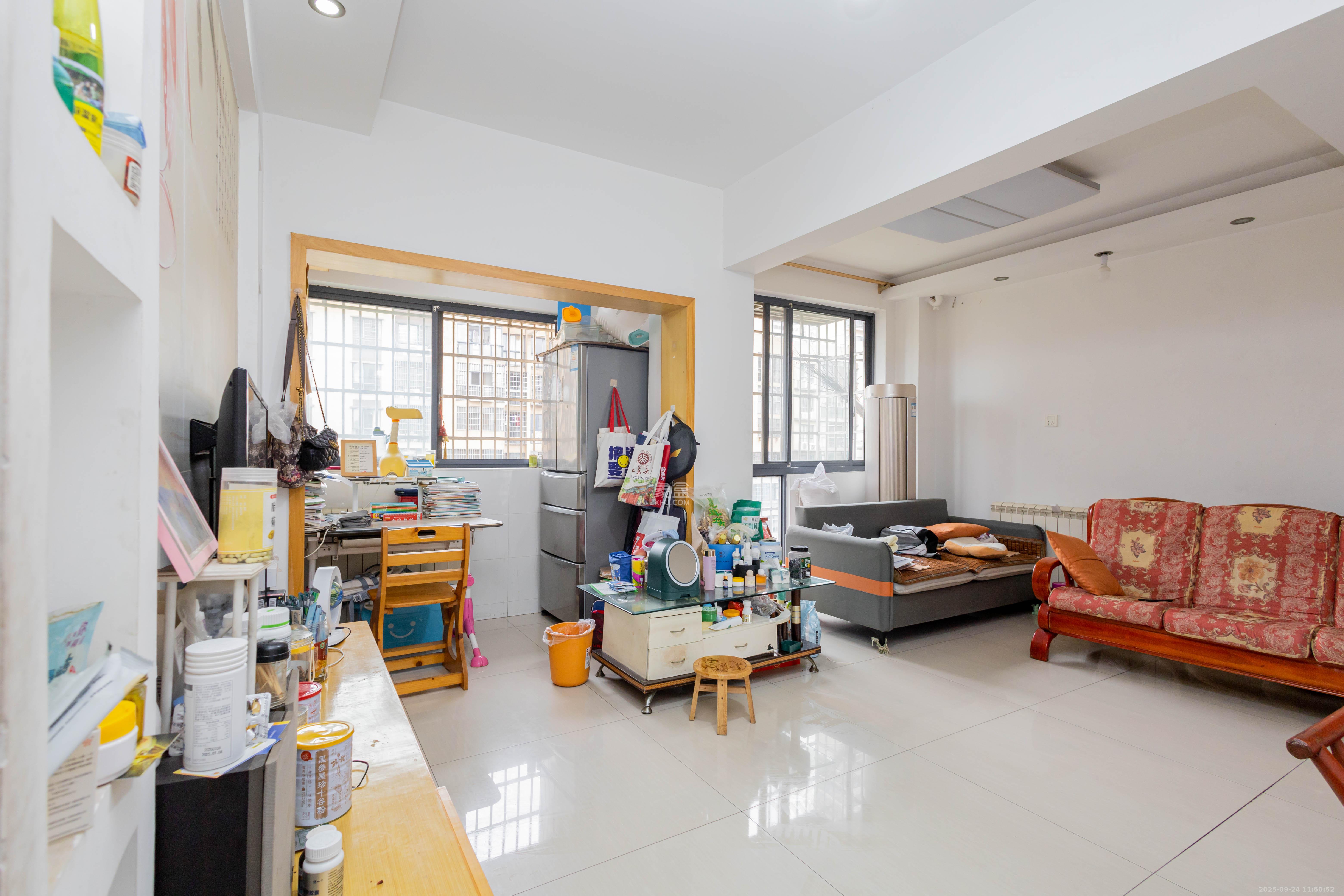 中国铁建国际城一期  3室2厅2卫    52.8万 中国铁建国际城一期  3室2厅2卫    52.8万客厅