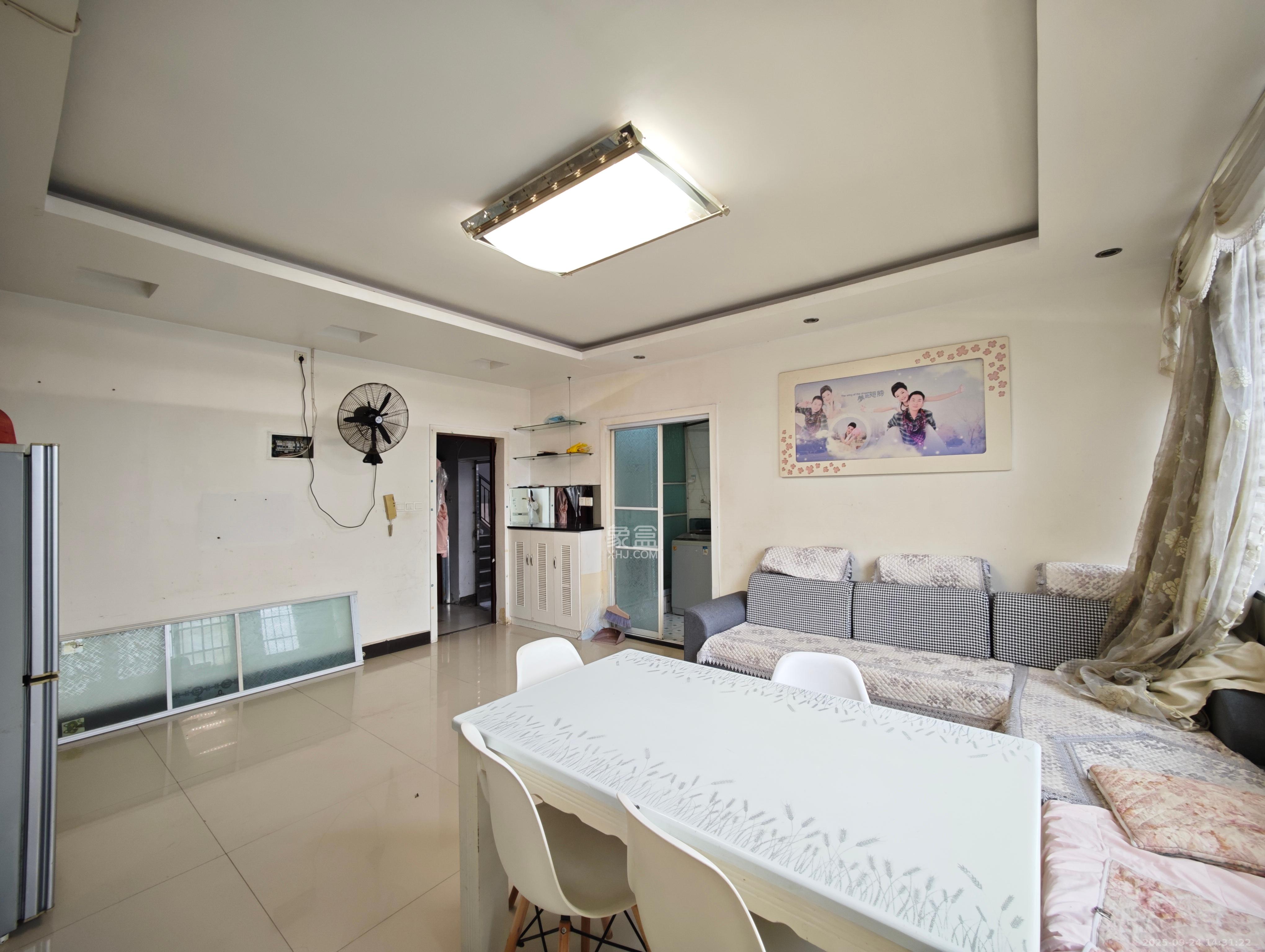 星沙商业步行街 2室2厅1卫 1300.0元/月 星沙商业步行街 2室2厅1卫 1300.0元/月室内图