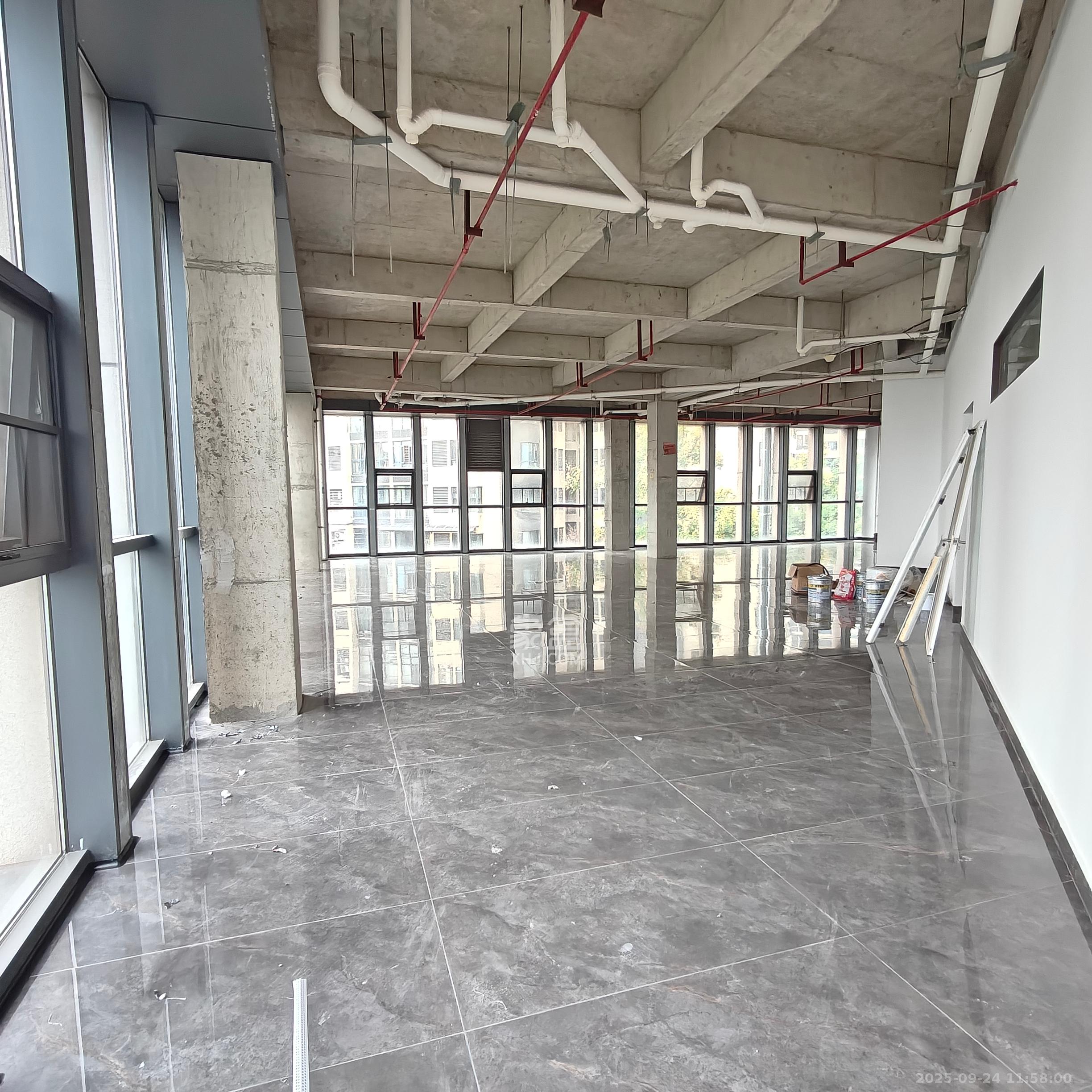 九峰远见 1室1厅1卫 15000.0元/月 九峰远见 1室1厅1卫 15000.0元/月室内图