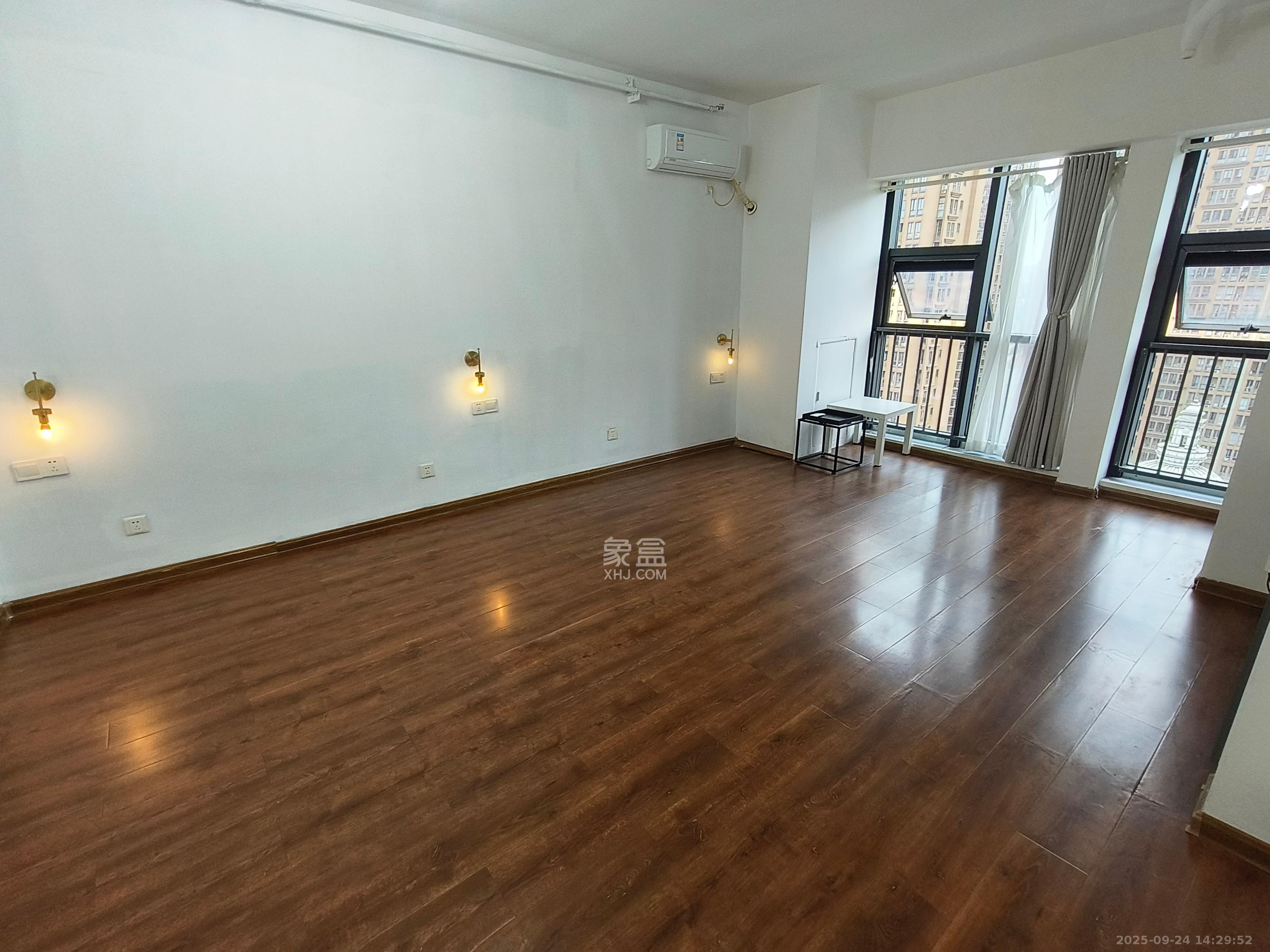 第六都(陆都小区) 1室1厅1卫 1700.0元/月 第六都(陆都小区) 1室1厅1卫 1700.0元/月室内图