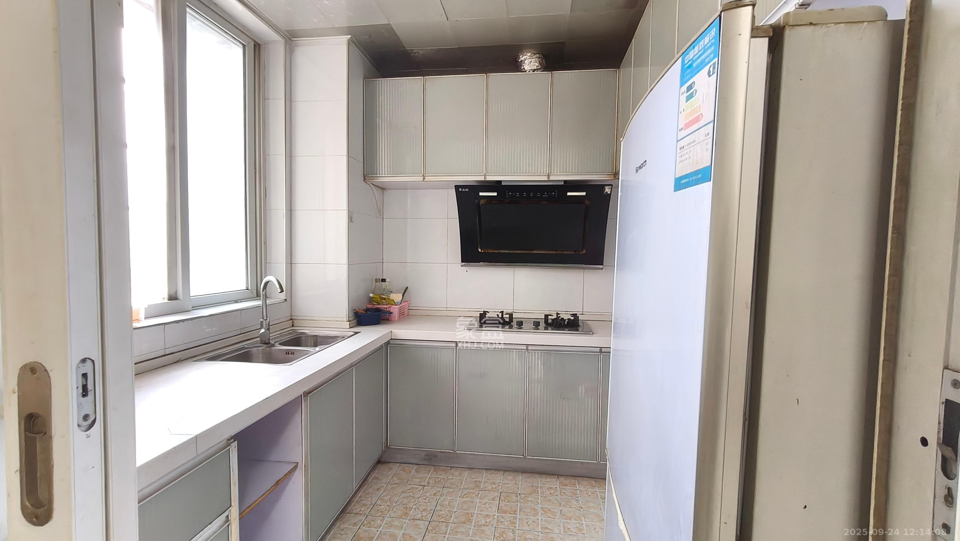 谷山乐园二期 3室2厅1卫 1900.0元/月 谷山乐园二期 3室2厅1卫 1900.0元/月室内图