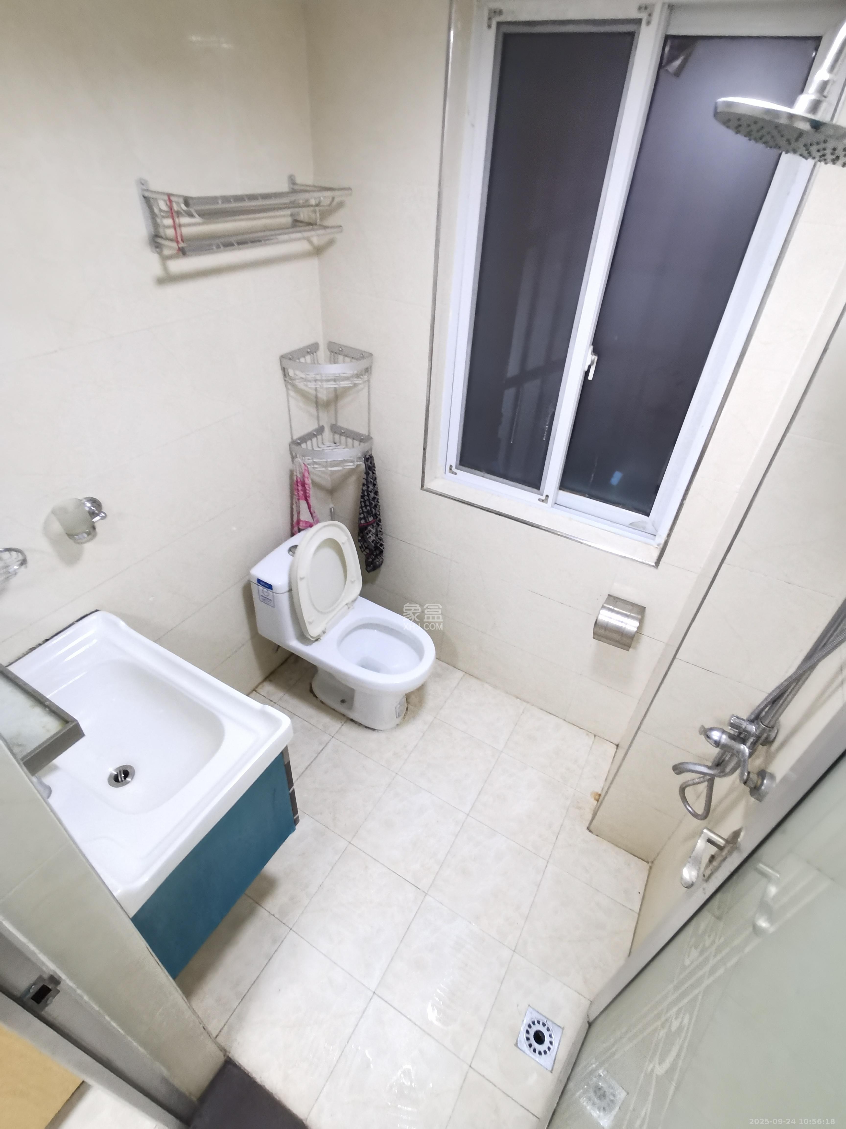 福嘉园 1室1厅1卫 1500.0元/月 福嘉园 1室1厅1卫 1500.0元/月室内图