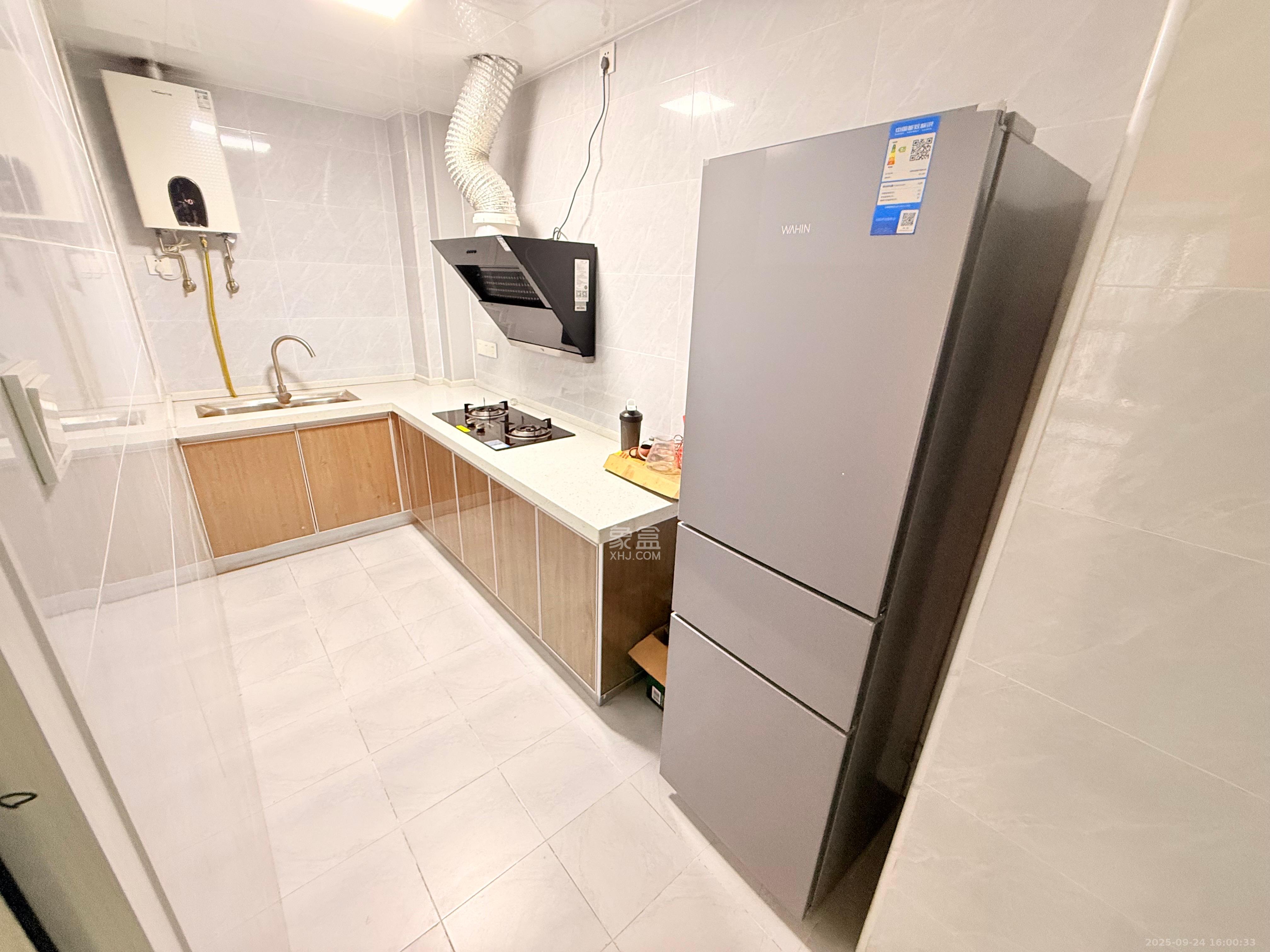 明昇壹城（明昇时代广场）二期  3室2厅2卫    2600.0元/月室内图