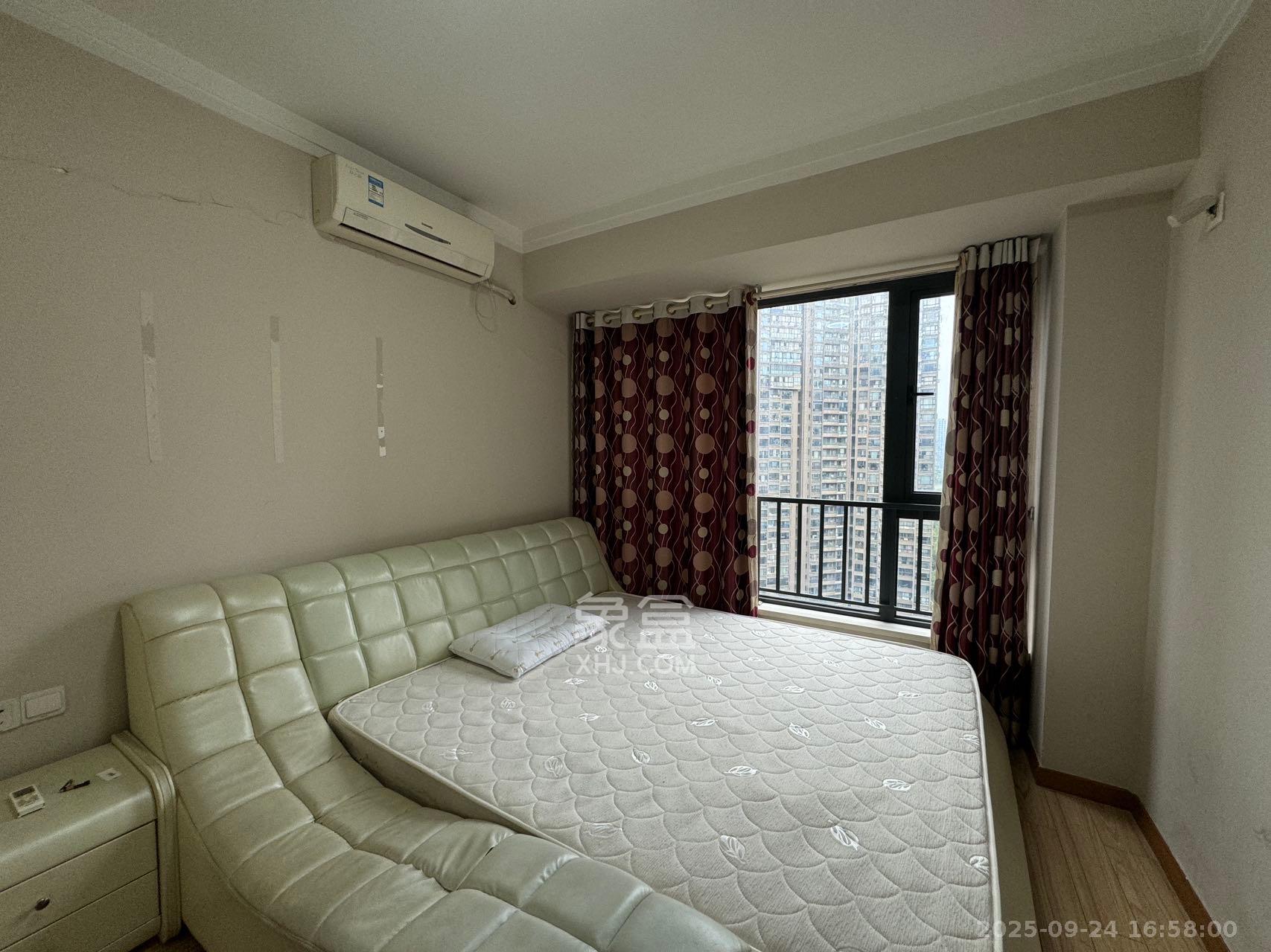 藏珑湖上国际花园 1室1厅1卫 1800.0元/月 藏珑湖上国际花园 1室1厅1卫 1800.0元/月室内图