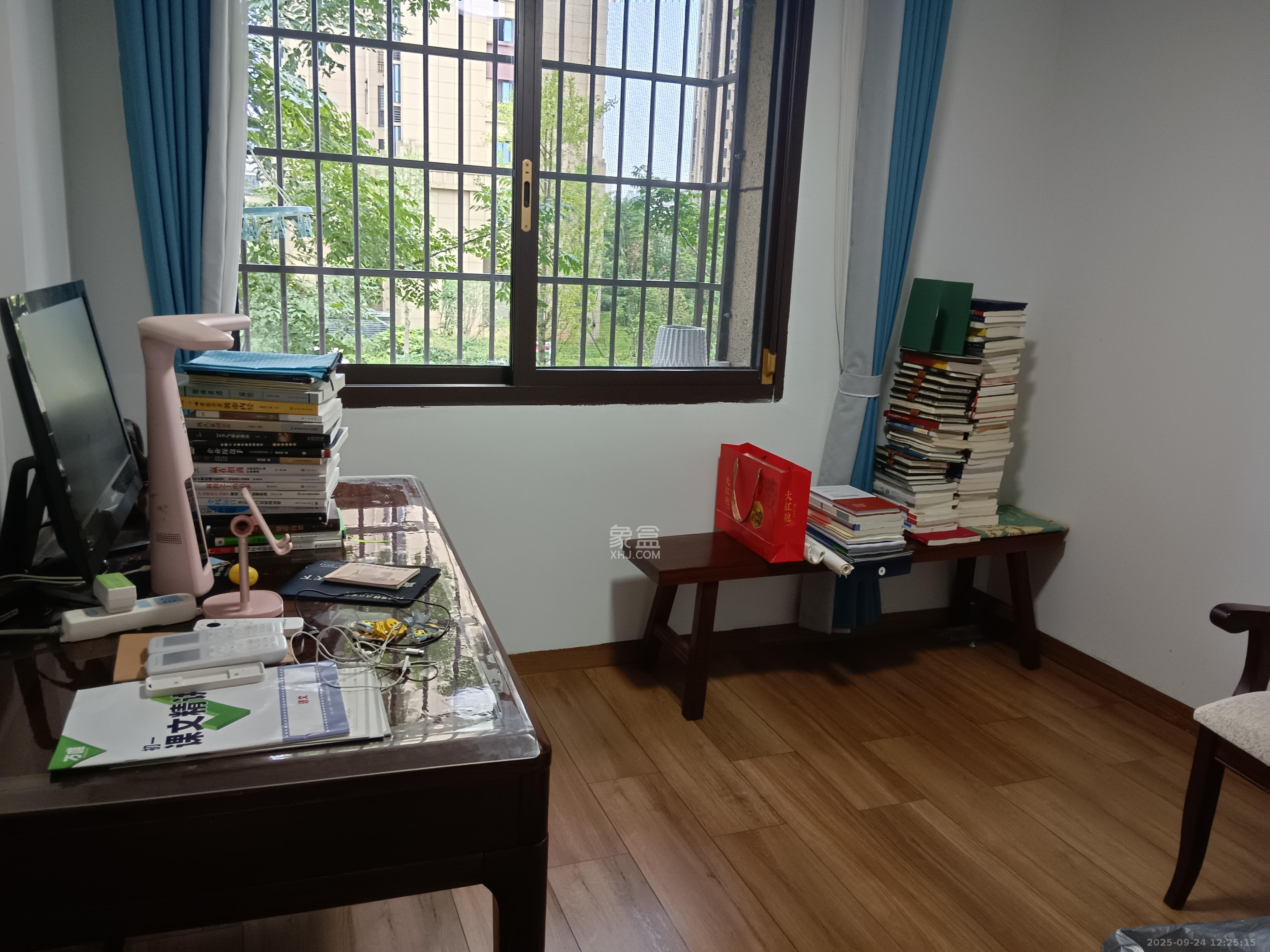 东方美地  4室2厅2卫    4000.0元/月室内图