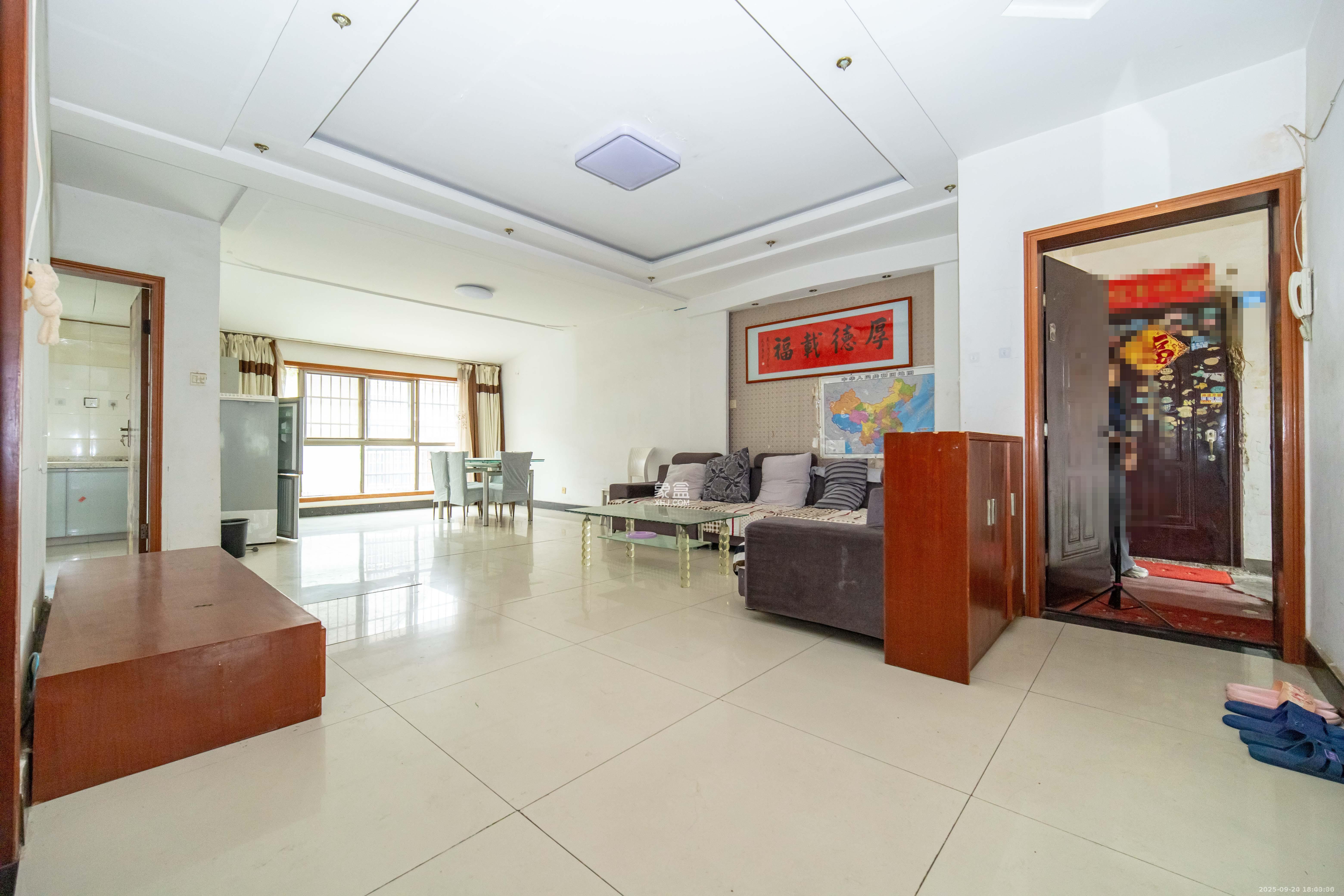 湘绣城 3室2厅1卫 1200.0元/月 湘绣城 3室2厅1卫 1200.0元/月室内图