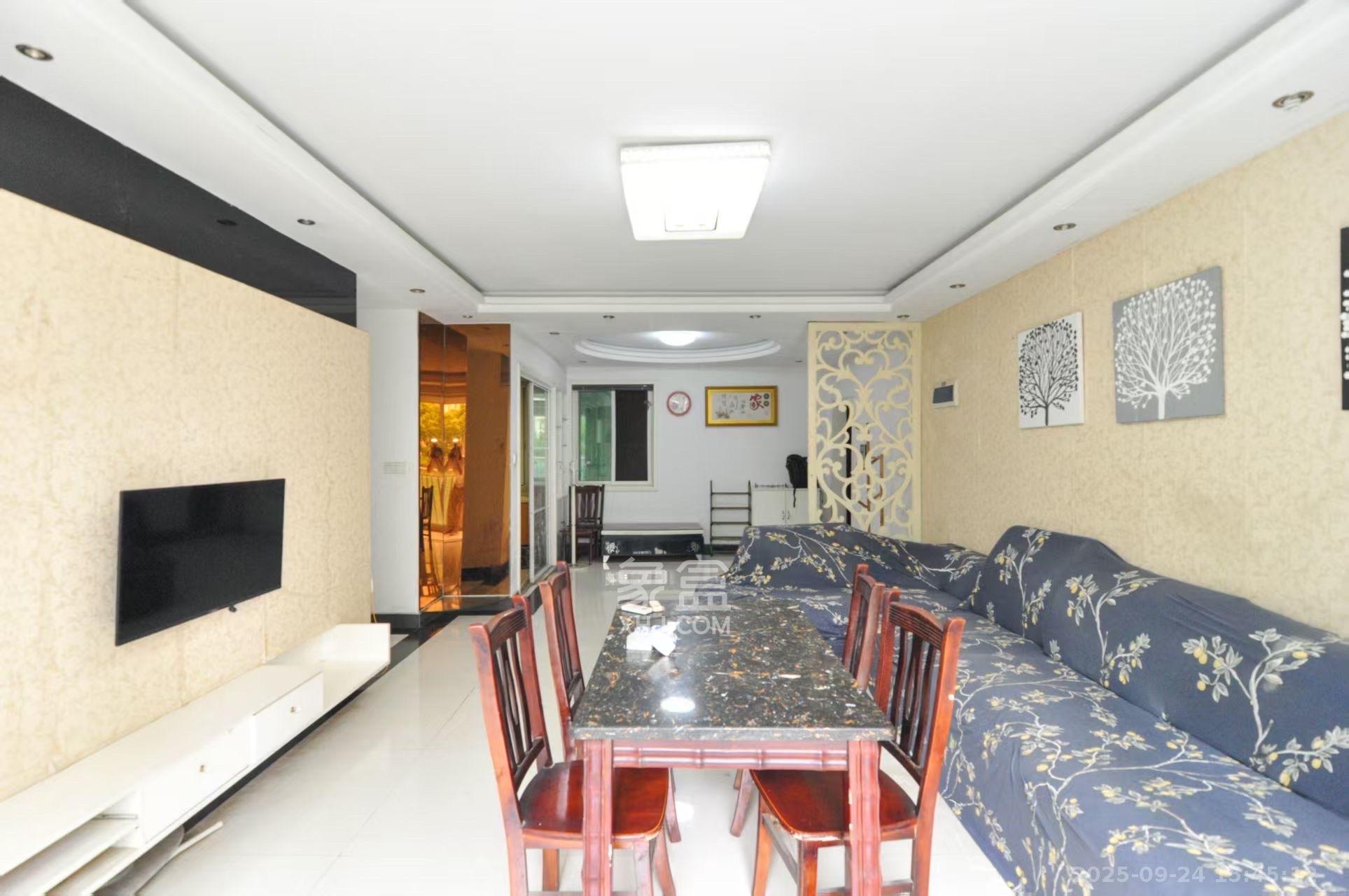 麓谷加州阳光 1室2厅2卫 2400.0元/月 麓谷加州阳光 1室2厅2卫 2400.0元/月室内图