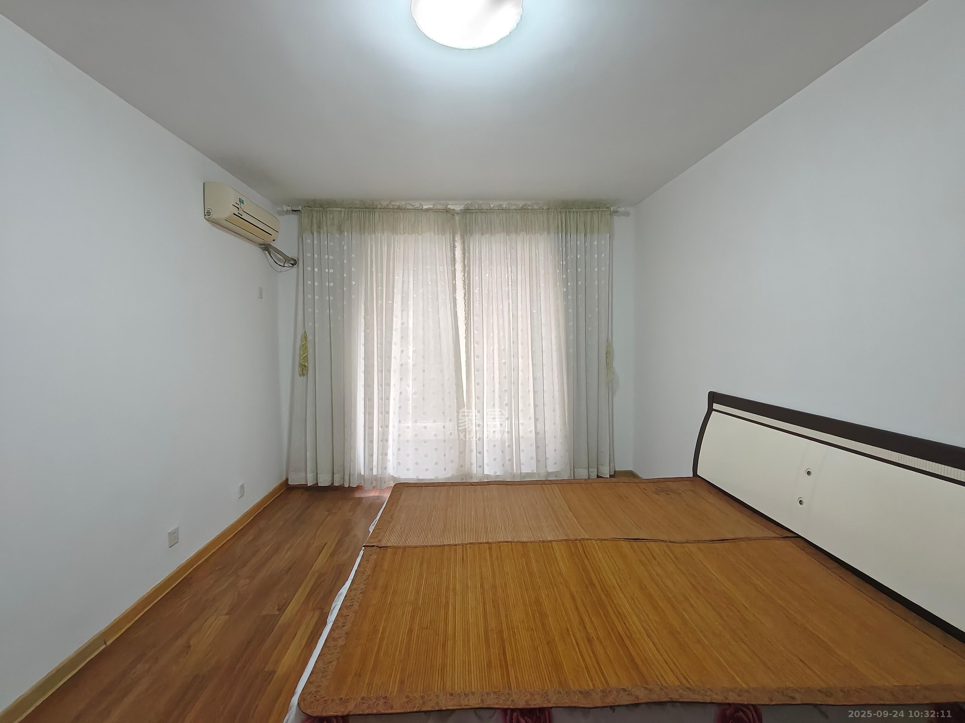 晶华美地 3室2厅1卫 2000.0元/月 晶华美地 3室2厅1卫 2000.0元/月室内图