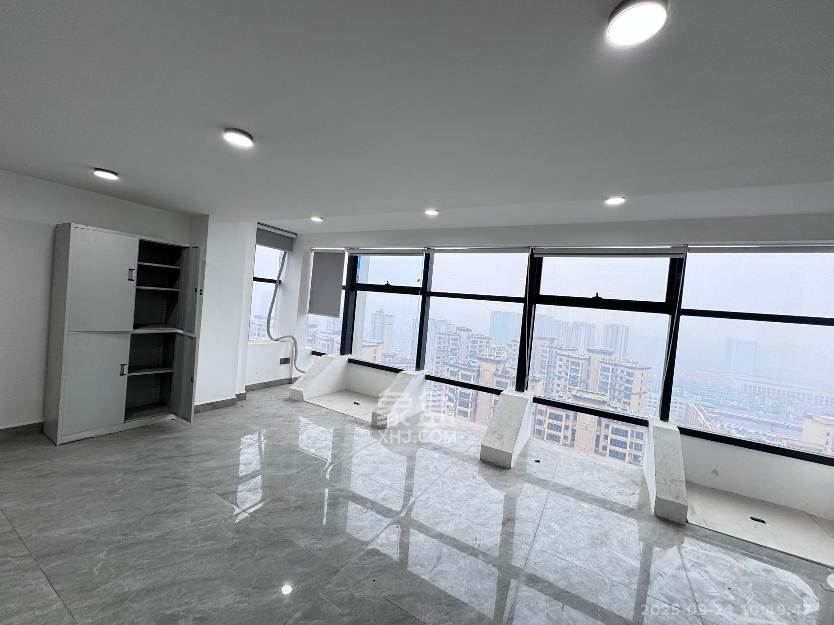 裕天国际商汇中心 1室1厅1卫 3000.0元/月 裕天国际商汇中心 1室1厅1卫 3000.0元/月室内图