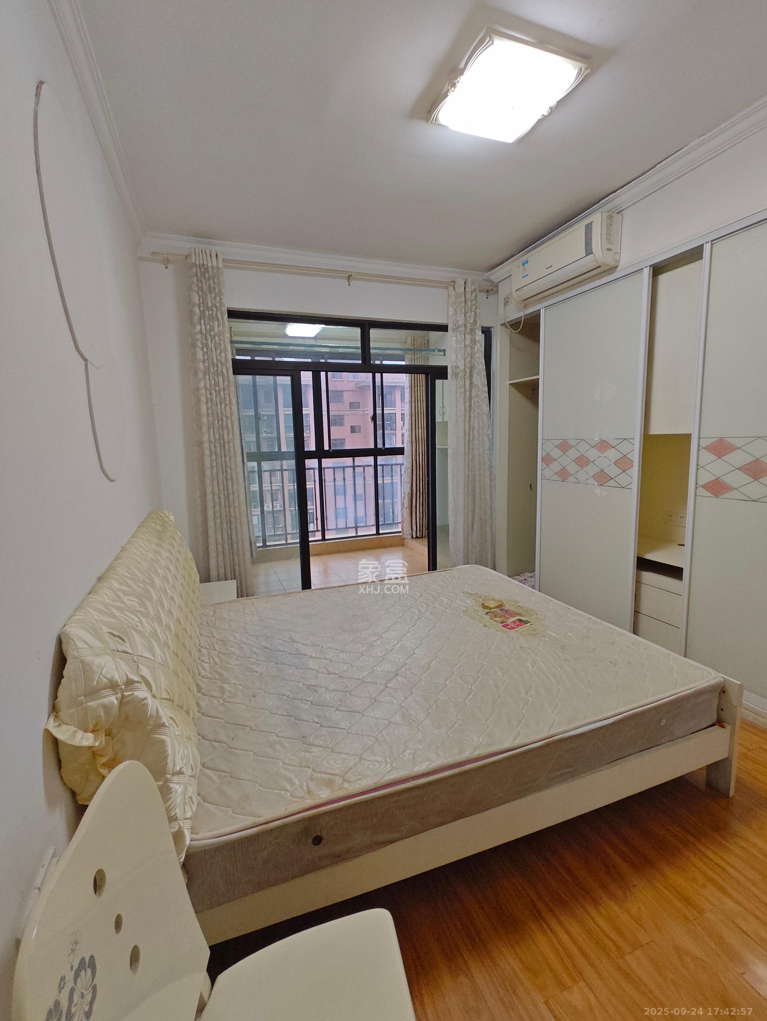 康桥长郡 4室2厅2卫 2000.0元/月 康桥长郡 4室2厅2卫 2000.0元/月室内图