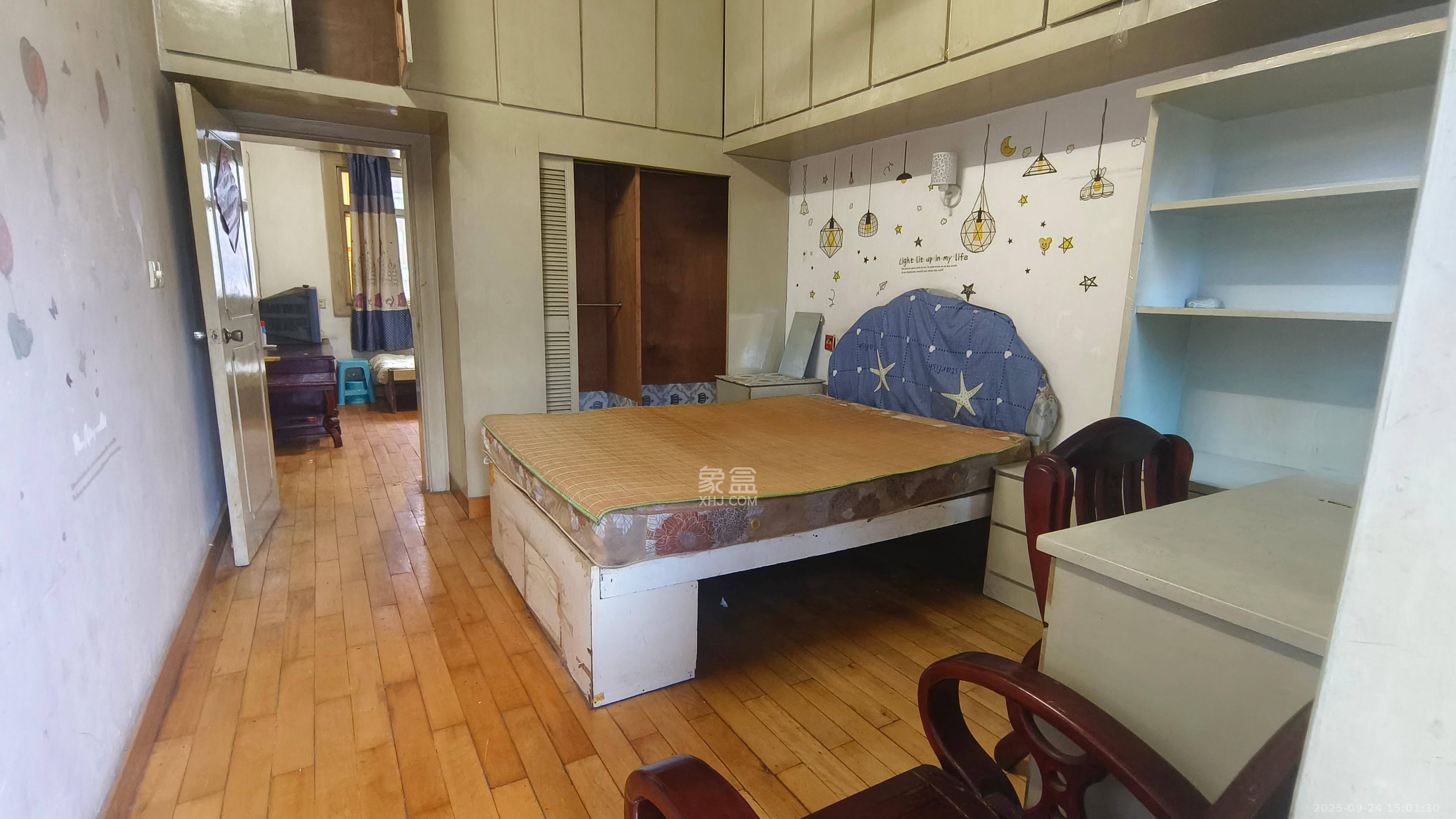 红石咀社区(湖南省第六工程公司宿舍) 1室1厅1卫 1000.0元/月 红石咀社区(湖南省第六工程公司宿舍) 1室1厅1卫 1000.0元/月室内图