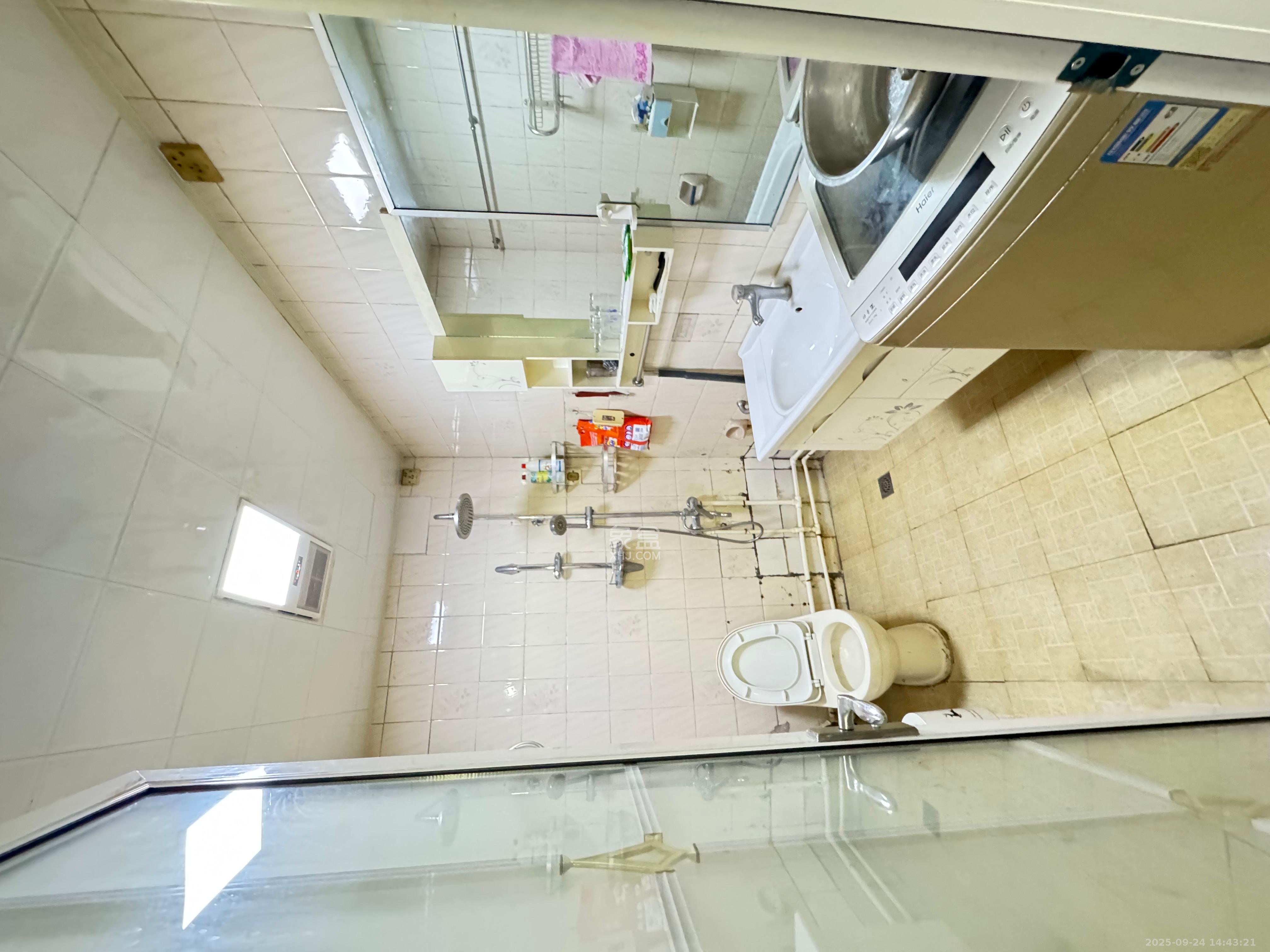 新富城 3室1厅1卫 2400.0元/月 新富城 3室1厅1卫 2400.0元/月室内图