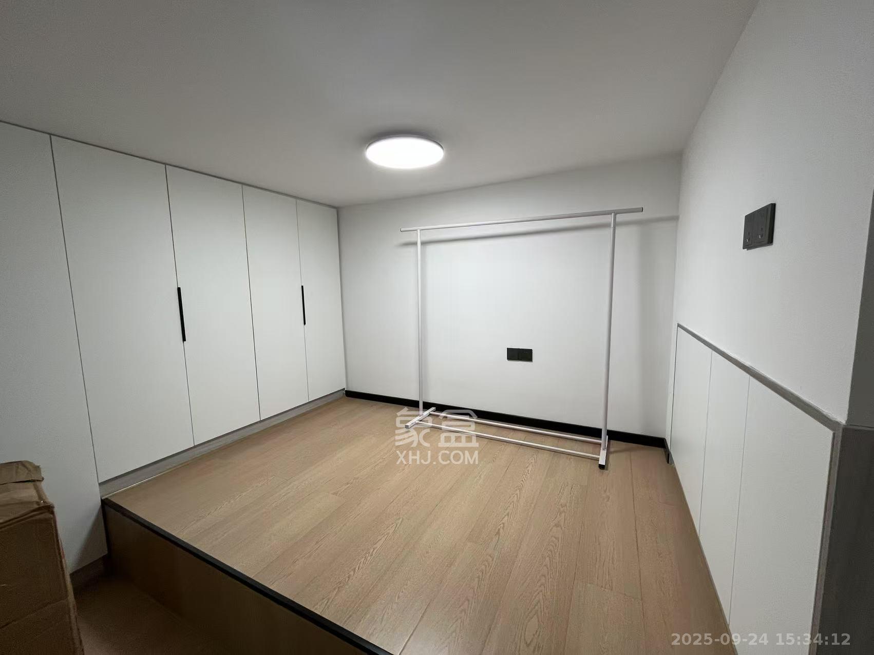 龙湖新壹城  1室0厅0卫    2000.0元/月 龙湖新壹城  1室0厅0卫    2000.0元/月室内图