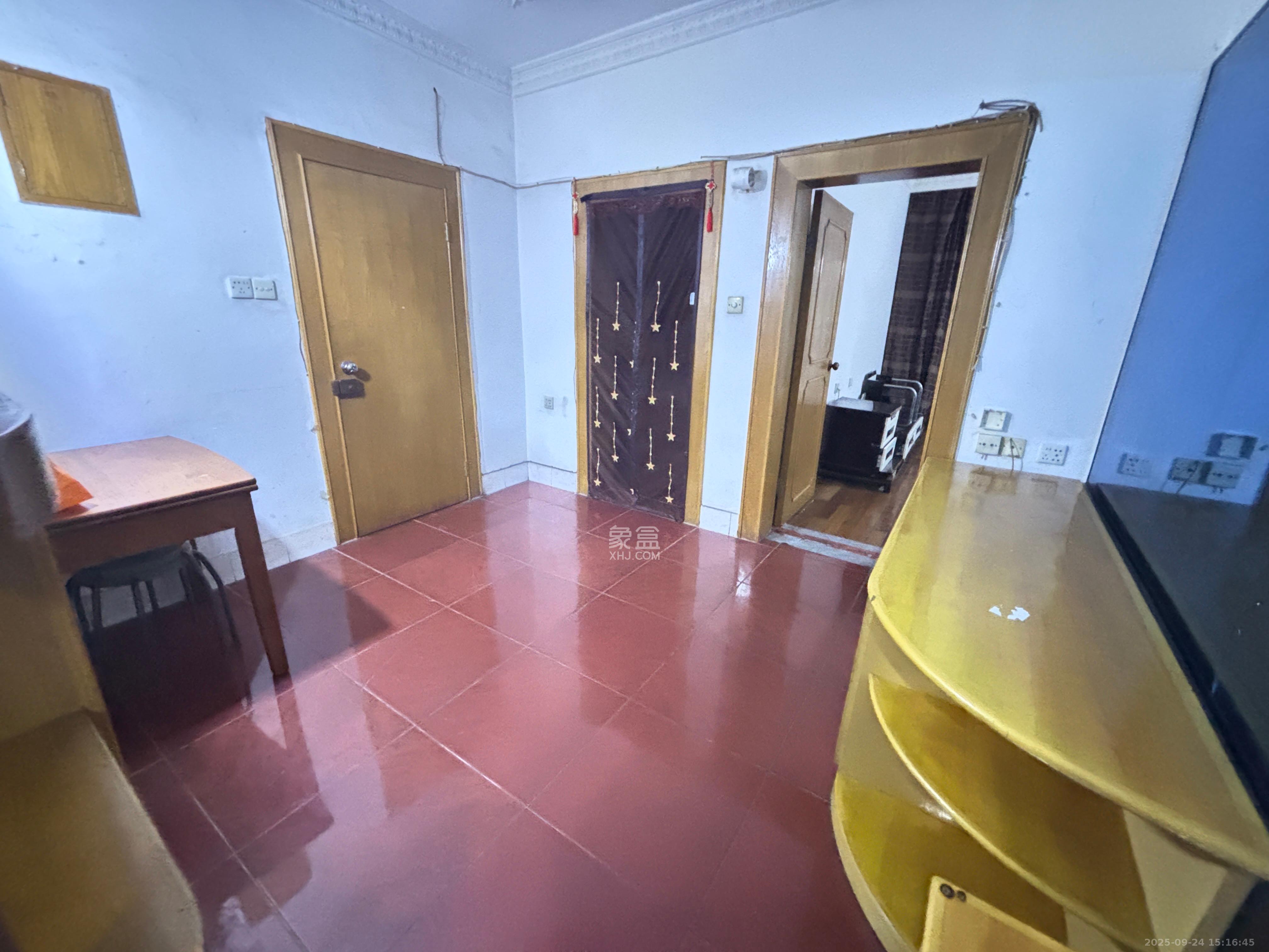 中建五局信和苑三区  2室1厅1卫    1400.0元/月室内图