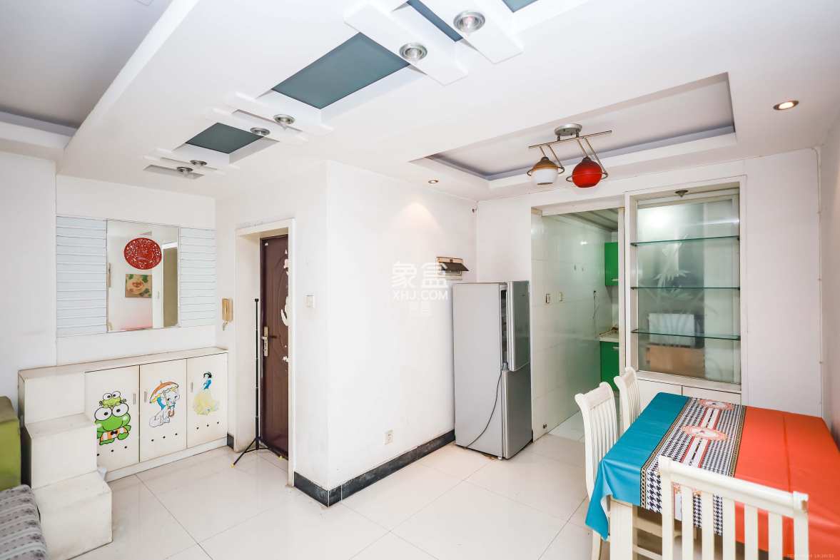 咸嘉新村嘉和苑 3室2厅1卫 118.0万 咸嘉新村嘉和苑 3室2厅1卫 118.0万客厅