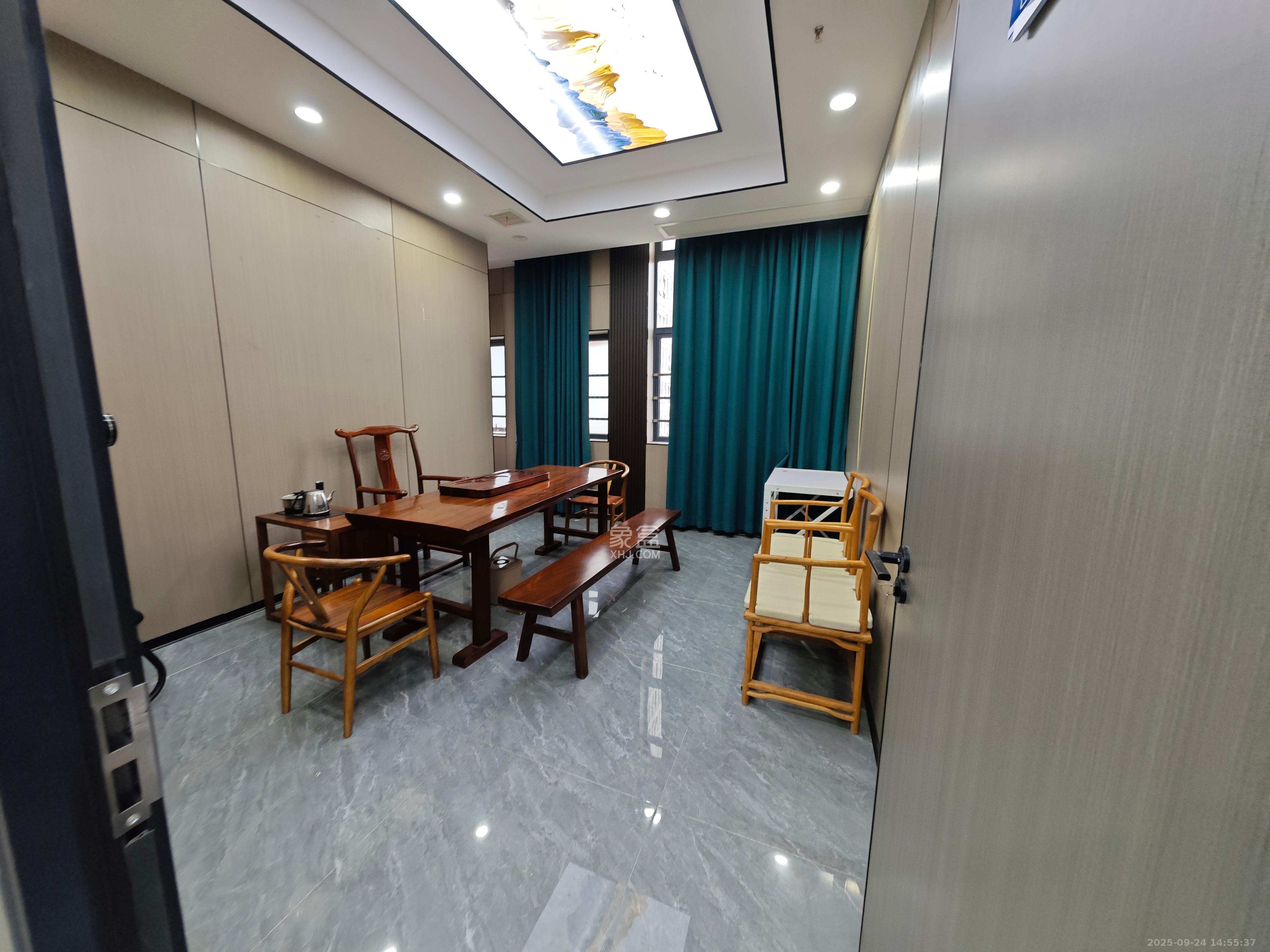 华润置地广场二期  1室1厅1卫    5800.0元/月室内图