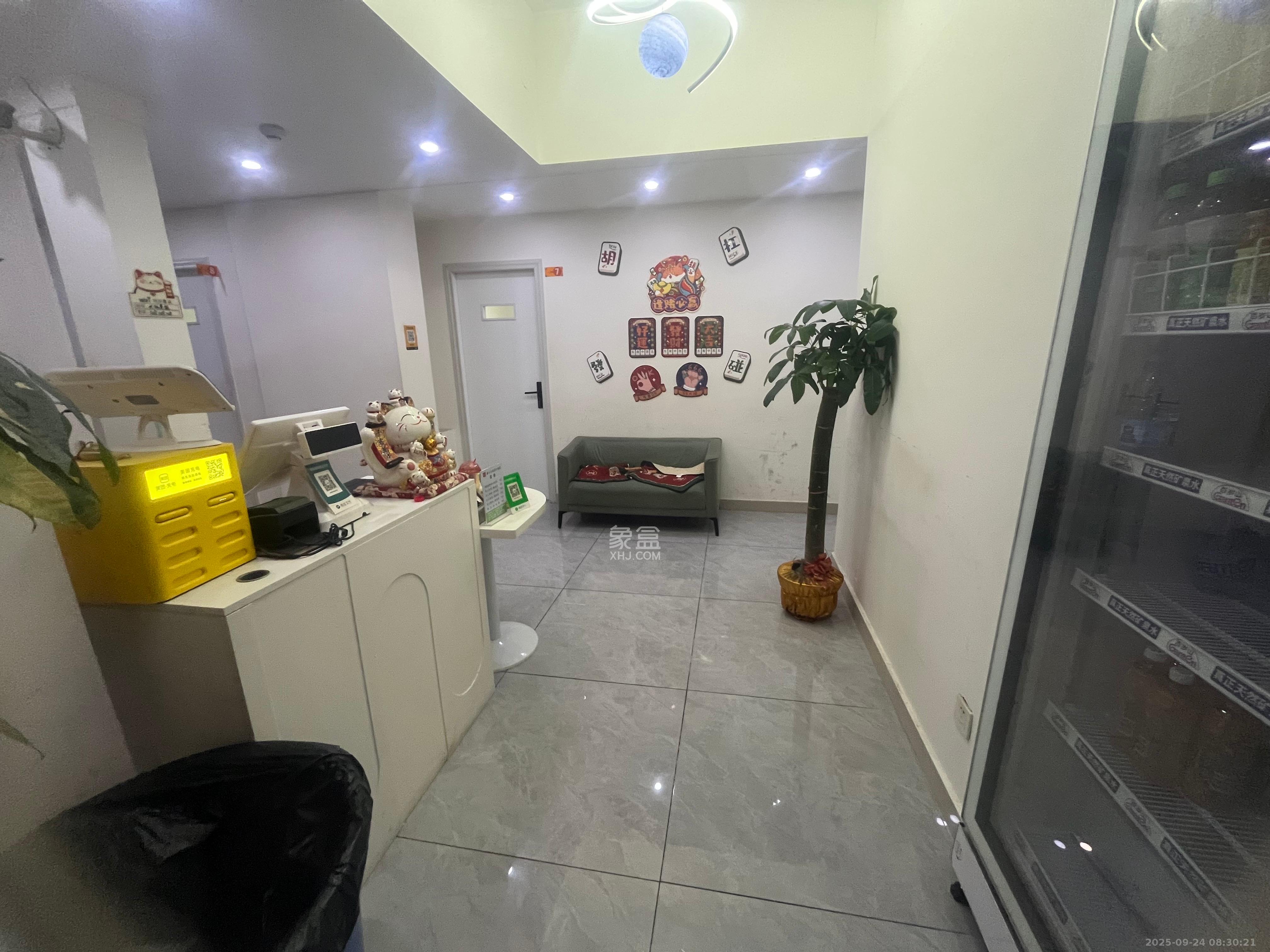 万坤图财富广场 8室1厅1卫 8500.0元/月 万坤图财富广场 8室1厅1卫 8500.0元/月室内图